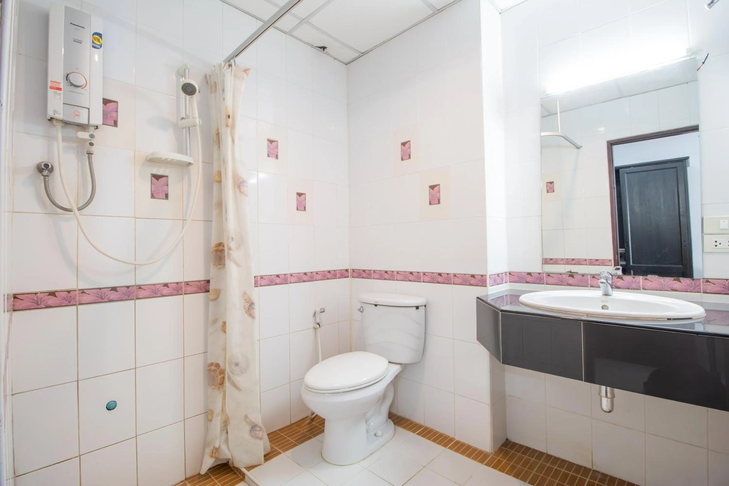 Bathroom in Budget Stars Hotel Chiang Mai