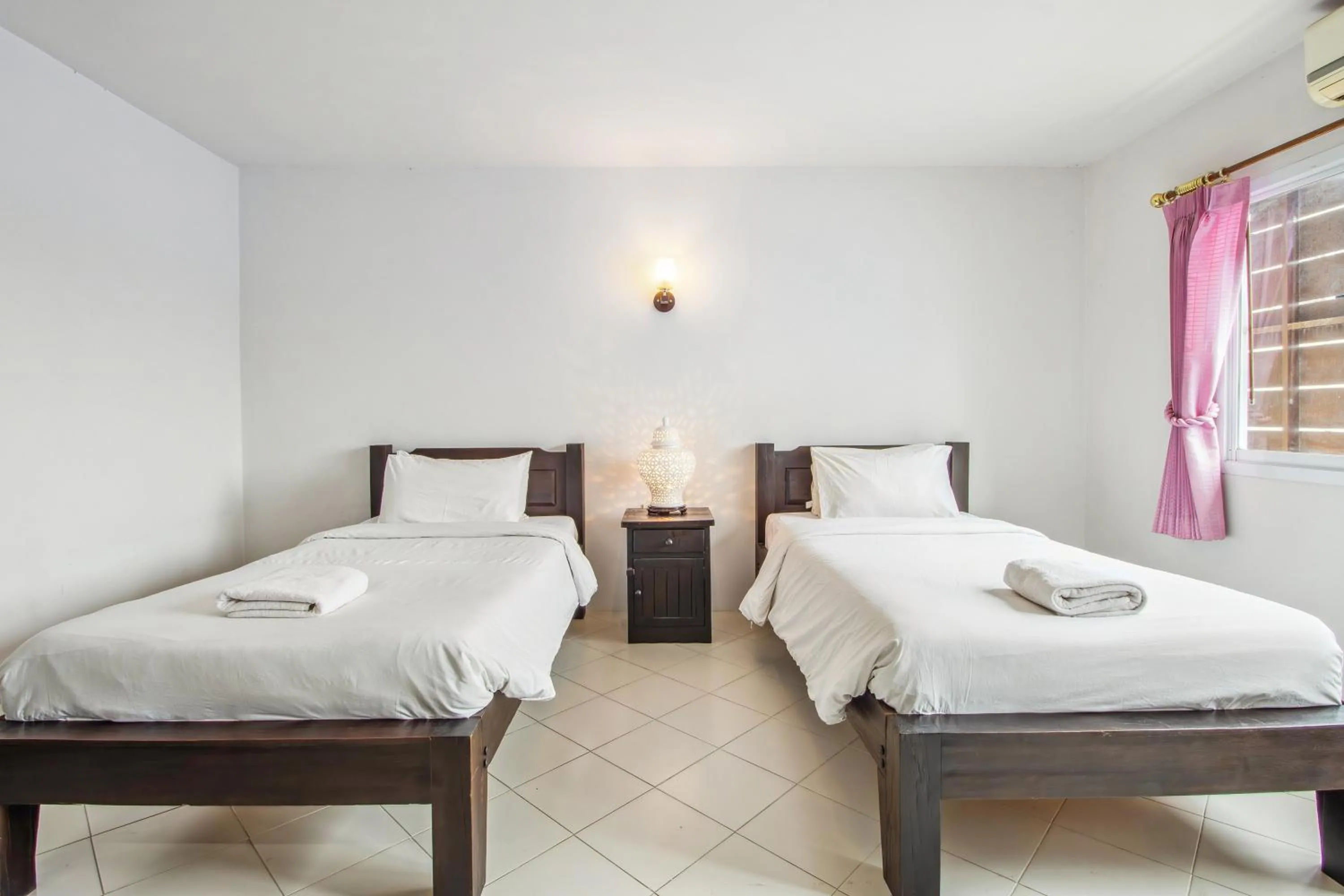 Bedroom, Bed in Budget Stars Hotel Chiang Mai