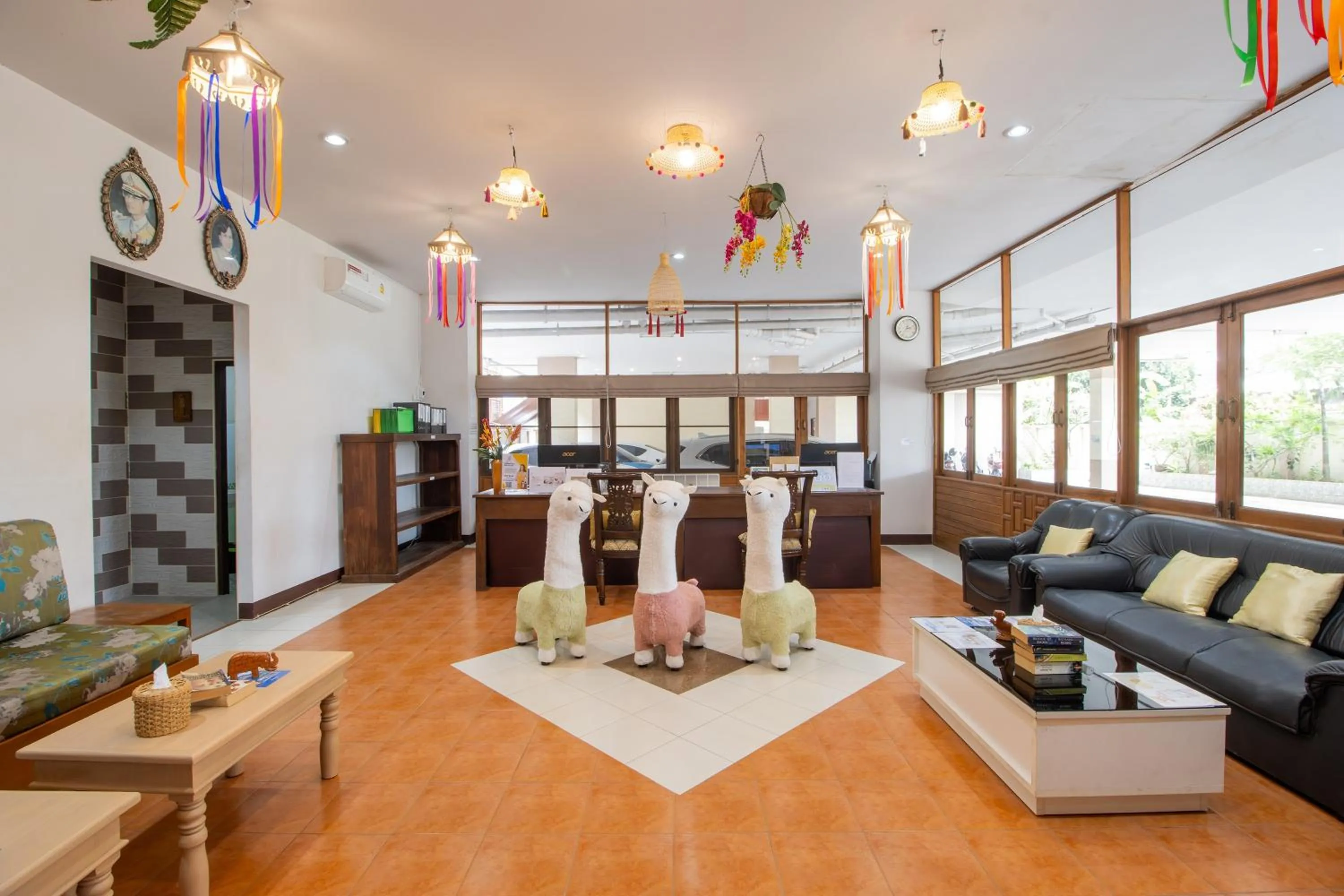 Lobby or reception in Budget Stars Hotel Chiang Mai