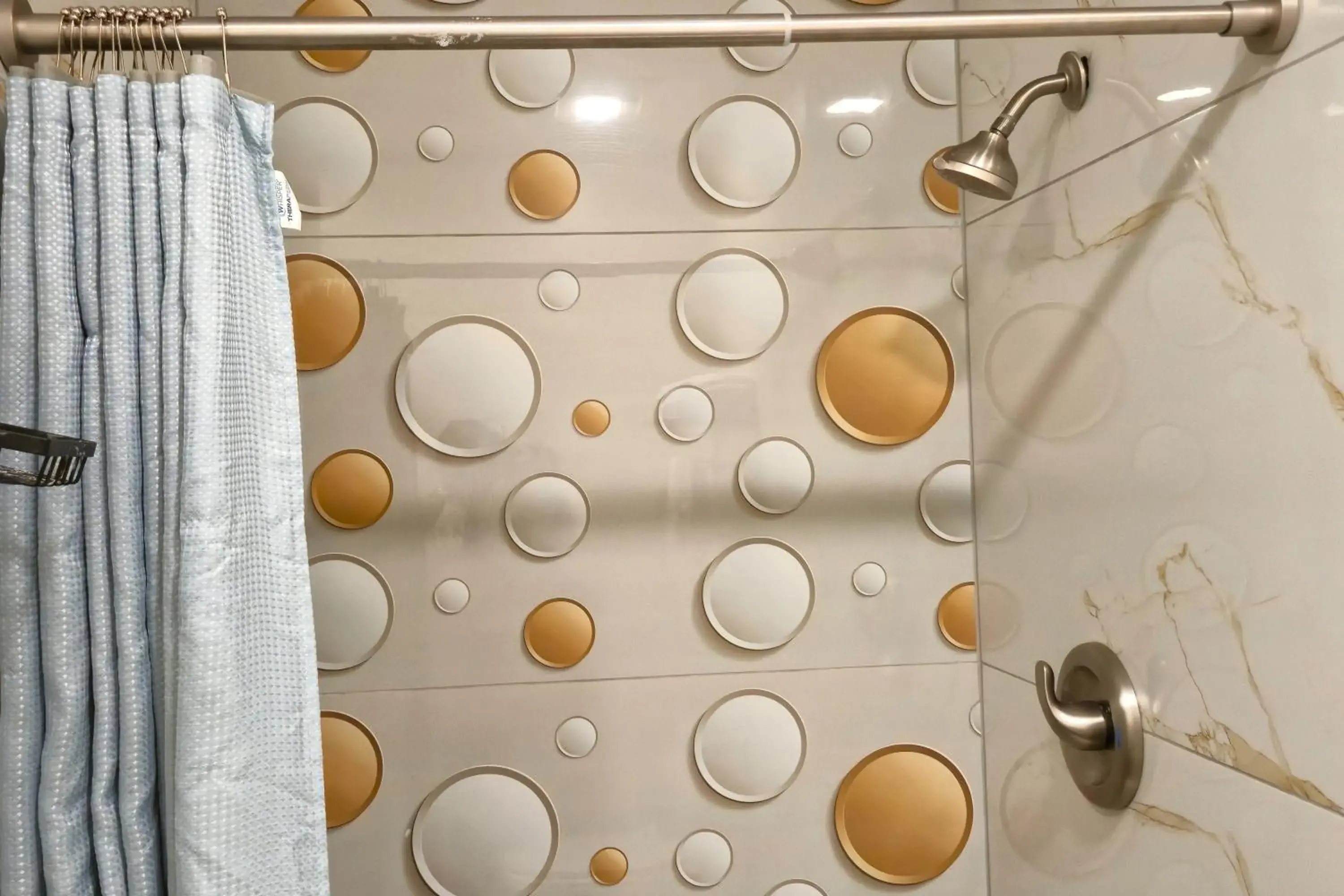 Shower in Exclusivo Inn by OYO Grand Prairie, TX Shower in Exclusivo Inn by OYO Grand Prairie, TX