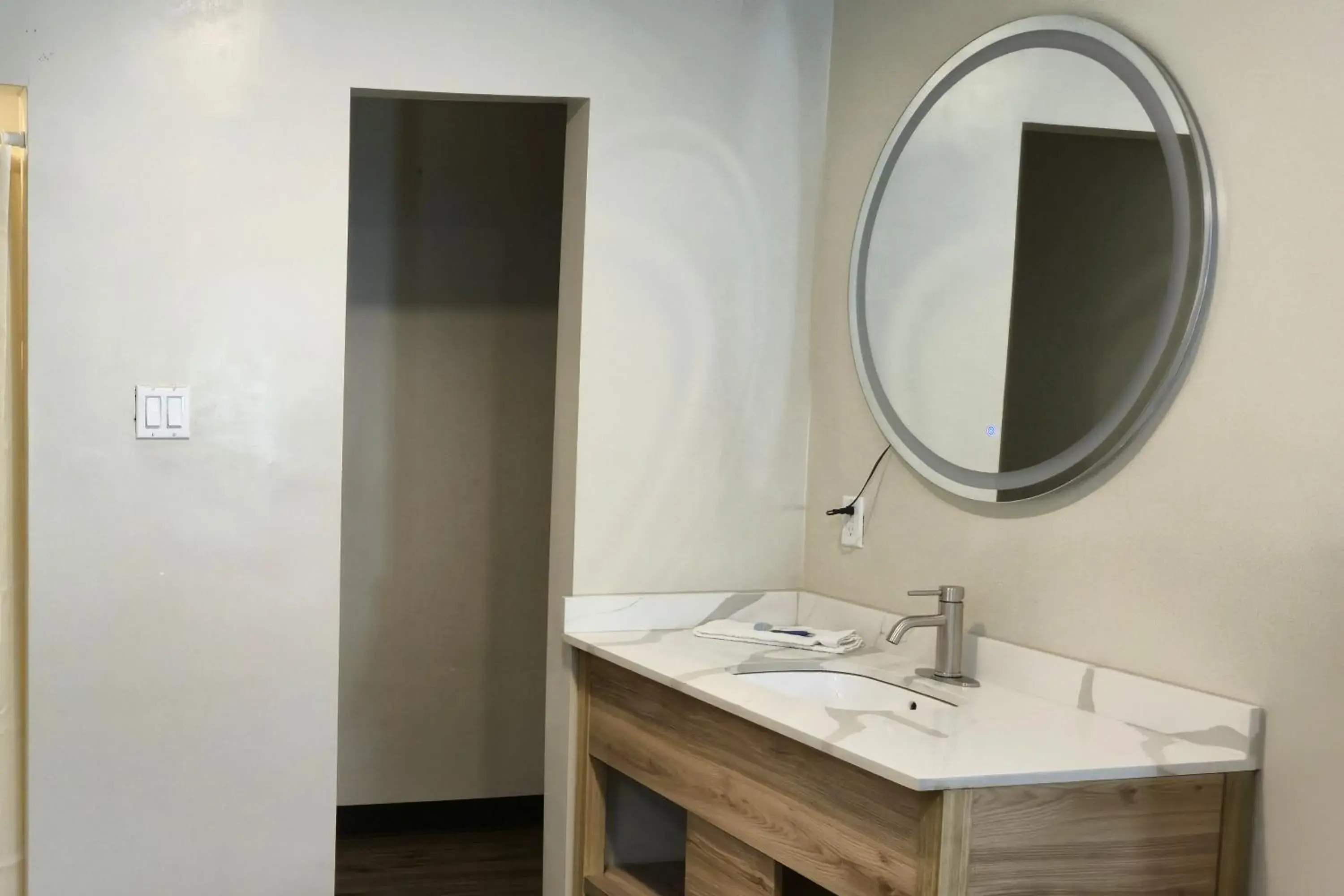 Bathroom in Exclusivo Inn by OYO Grand Prairie, TX Bathroom in Exclusivo Inn by OYO Grand Prairie, TX