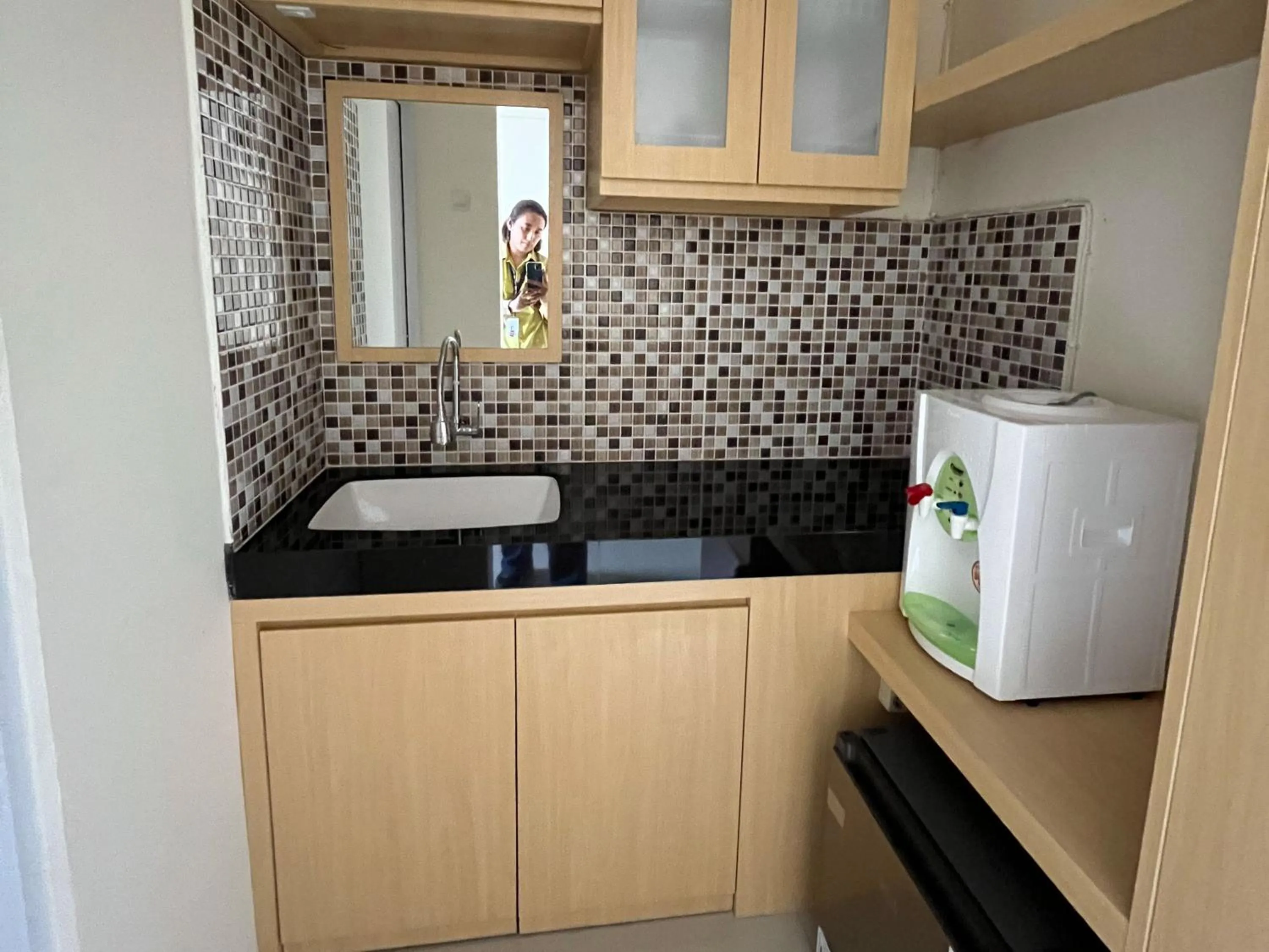 Kitchen or kitchenette in Urbanview Indria Inn Solo by RedDoorz
