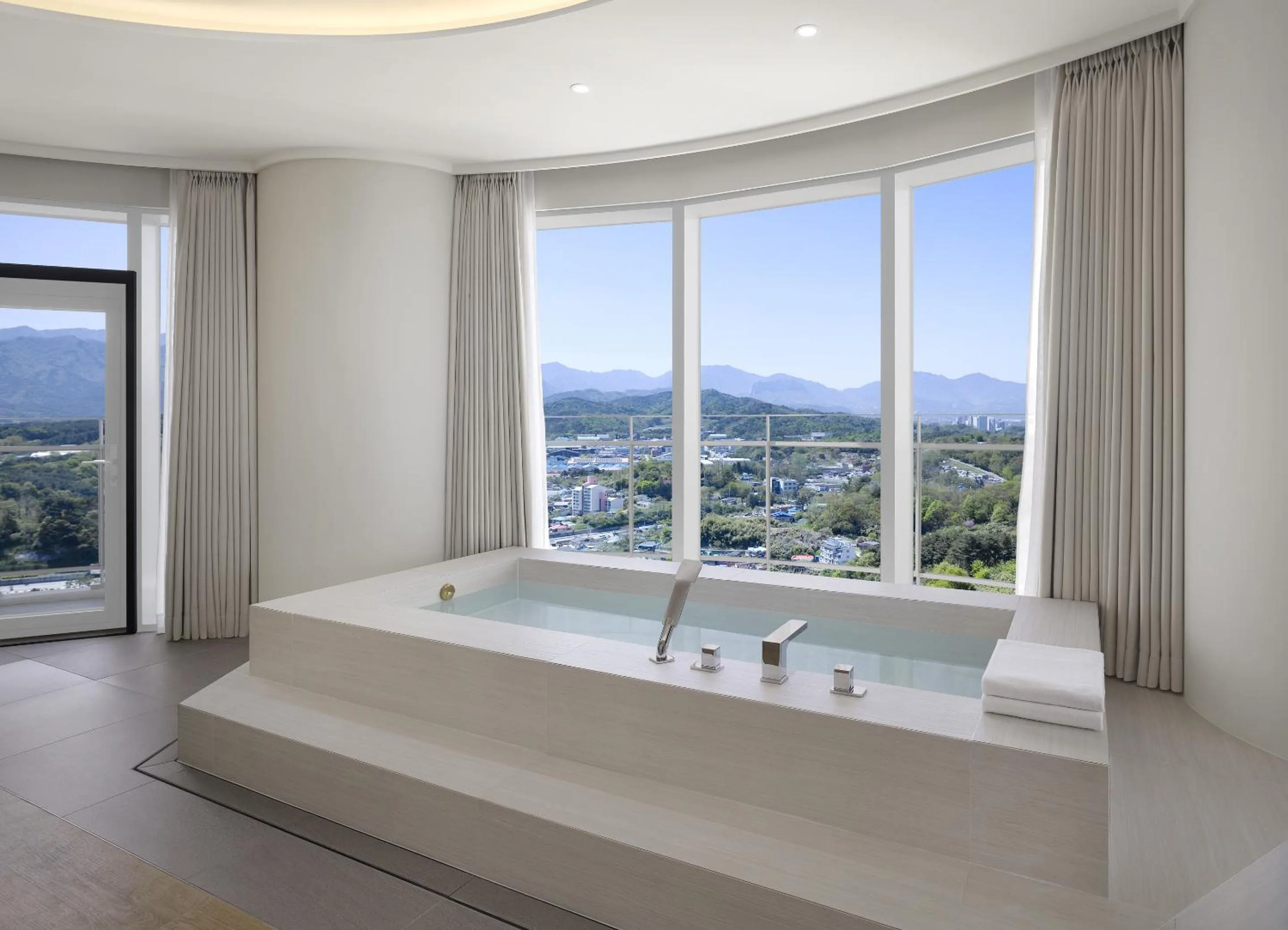Bath in Cassia Sokcho