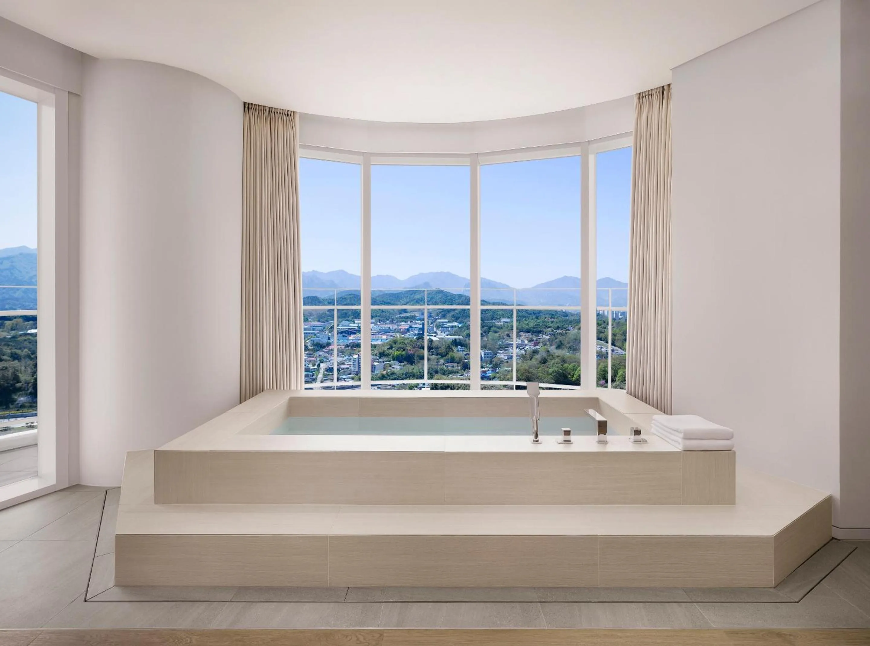 [Stay & Relax PKG] Deluxe Suite Partial Ocean View with Breakfast for 2 once per night + Swimming Pool Access+Sauna for 2 once per night in Cassia Sokcho