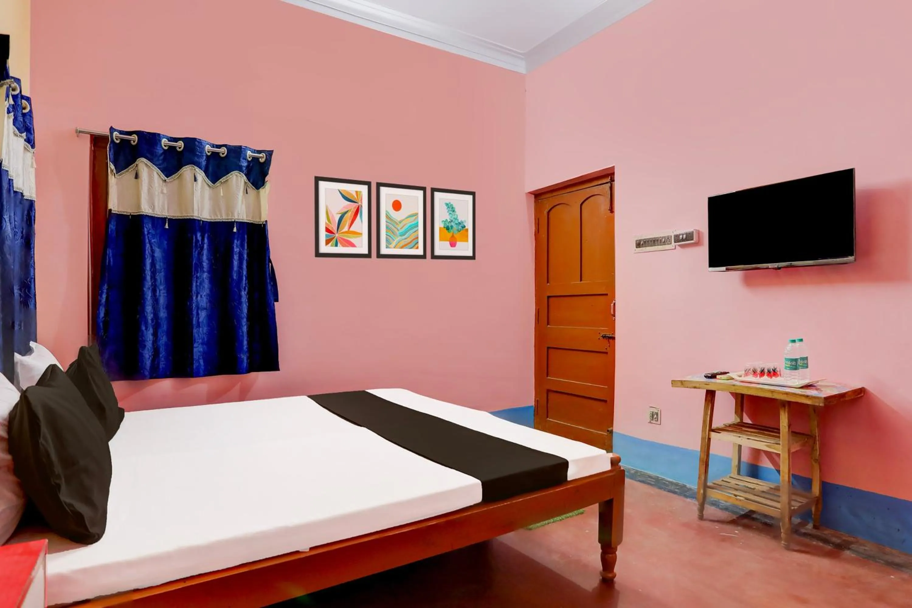 Bedroom, Bed in Super Hotel O A.R. Lodge