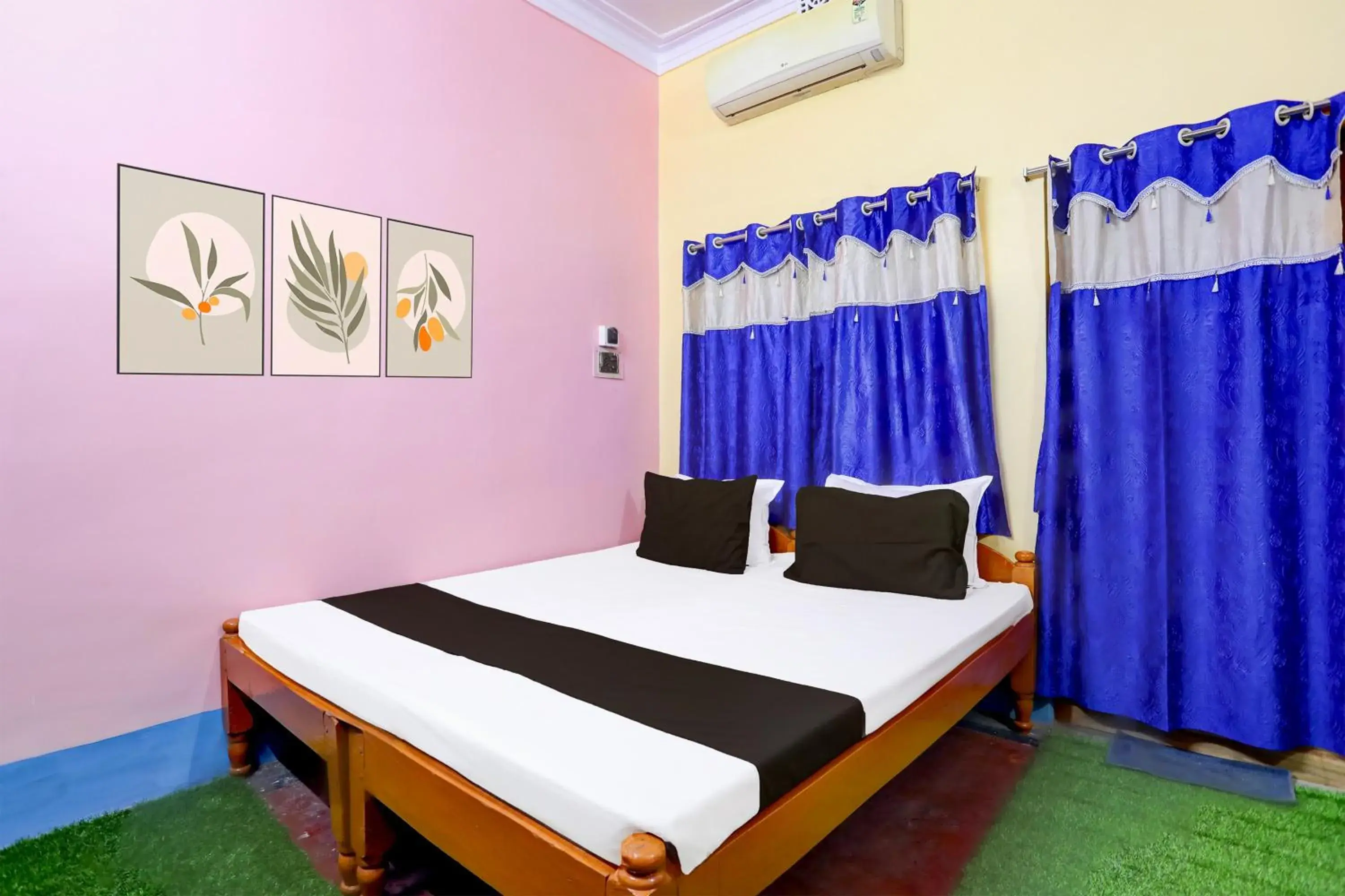 Bedroom, Bed in Super Hotel O A.R. Lodge Bedroom, Bed in Super Hotel O A.R. Lodge