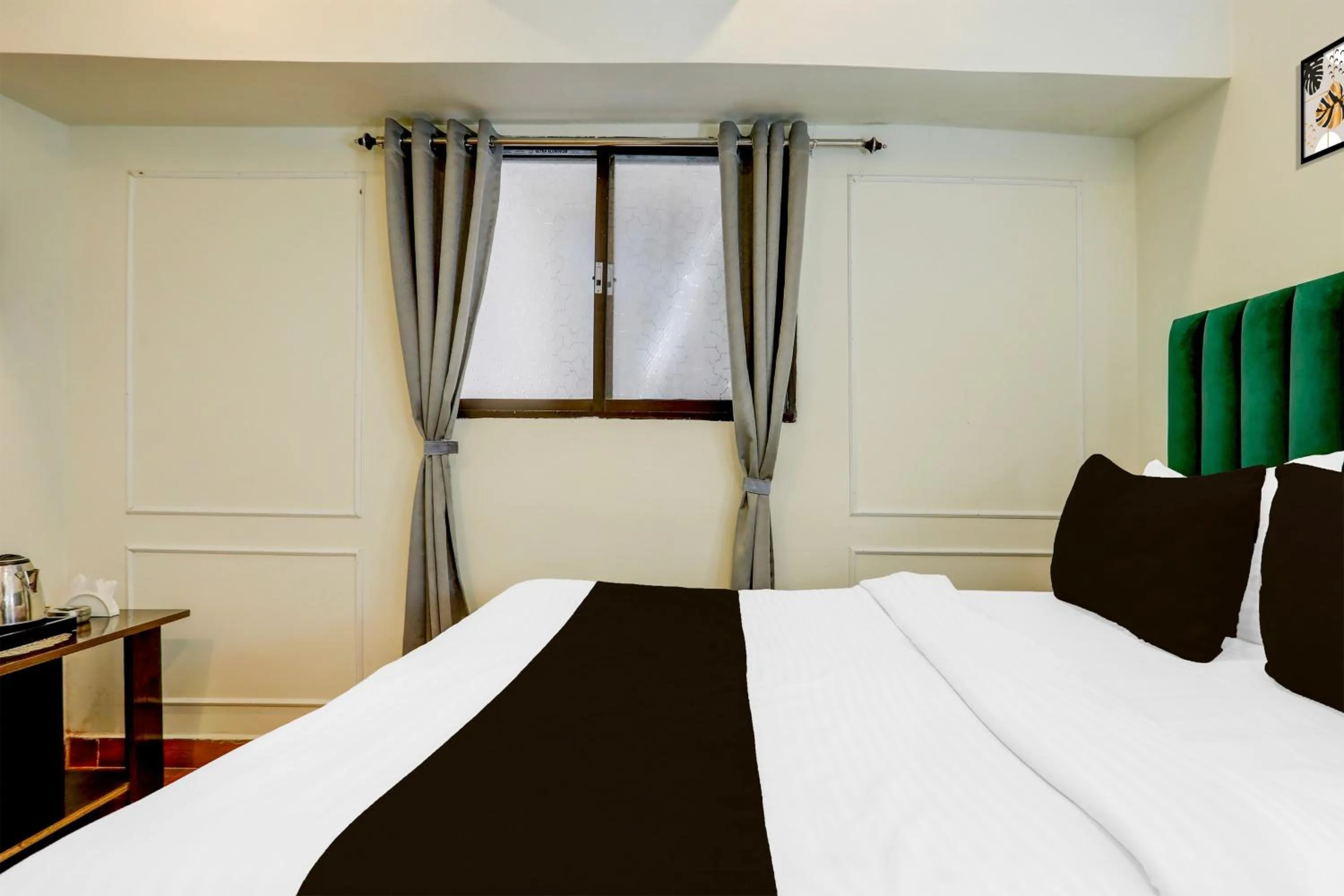 Bedroom, Bed in Hotel O Kings Hotel & Banquet