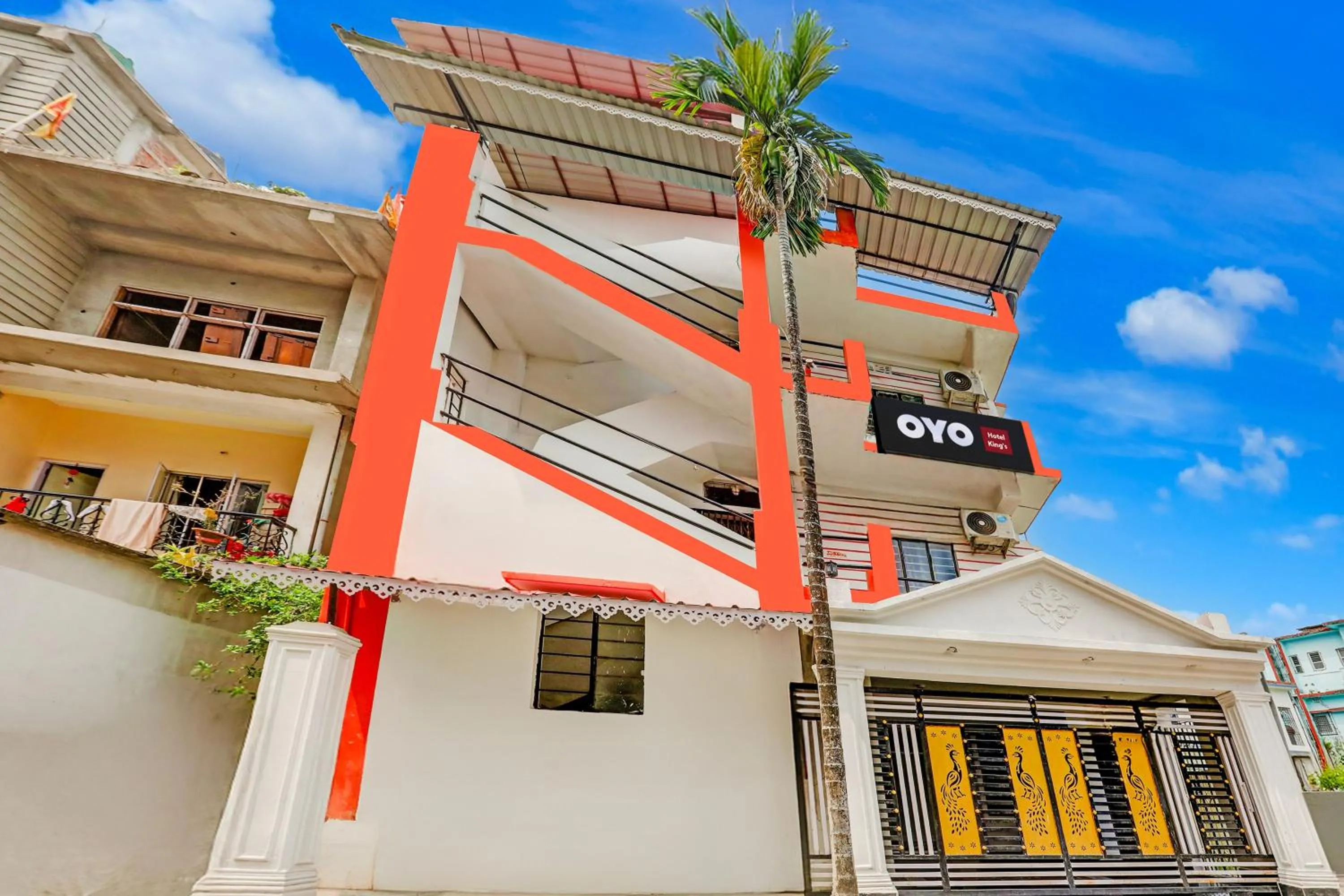 Facade/entrance in Super Hotel O Kings Hotel & Banquet