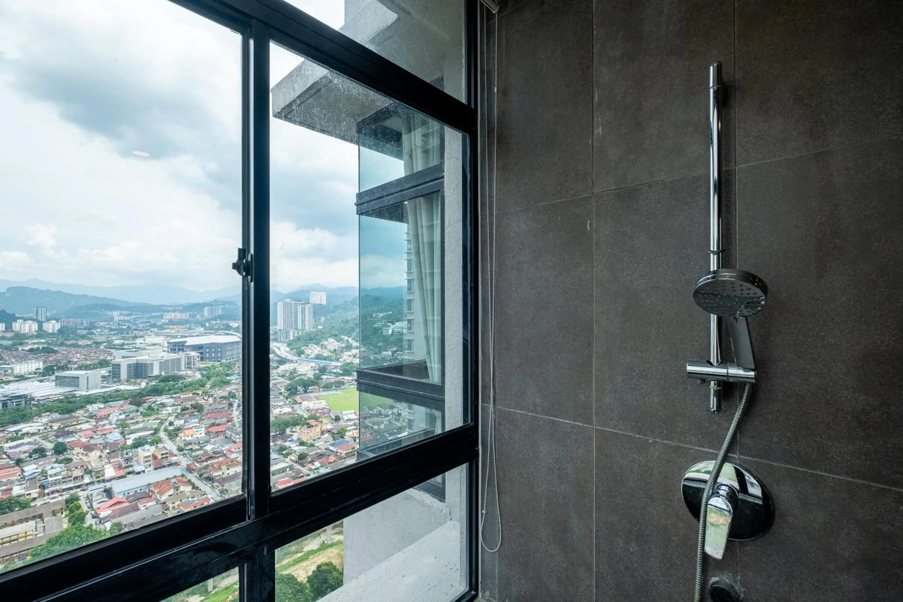 Premium Classy 4Room@Astoria Ampang 12pax 6km KLCC