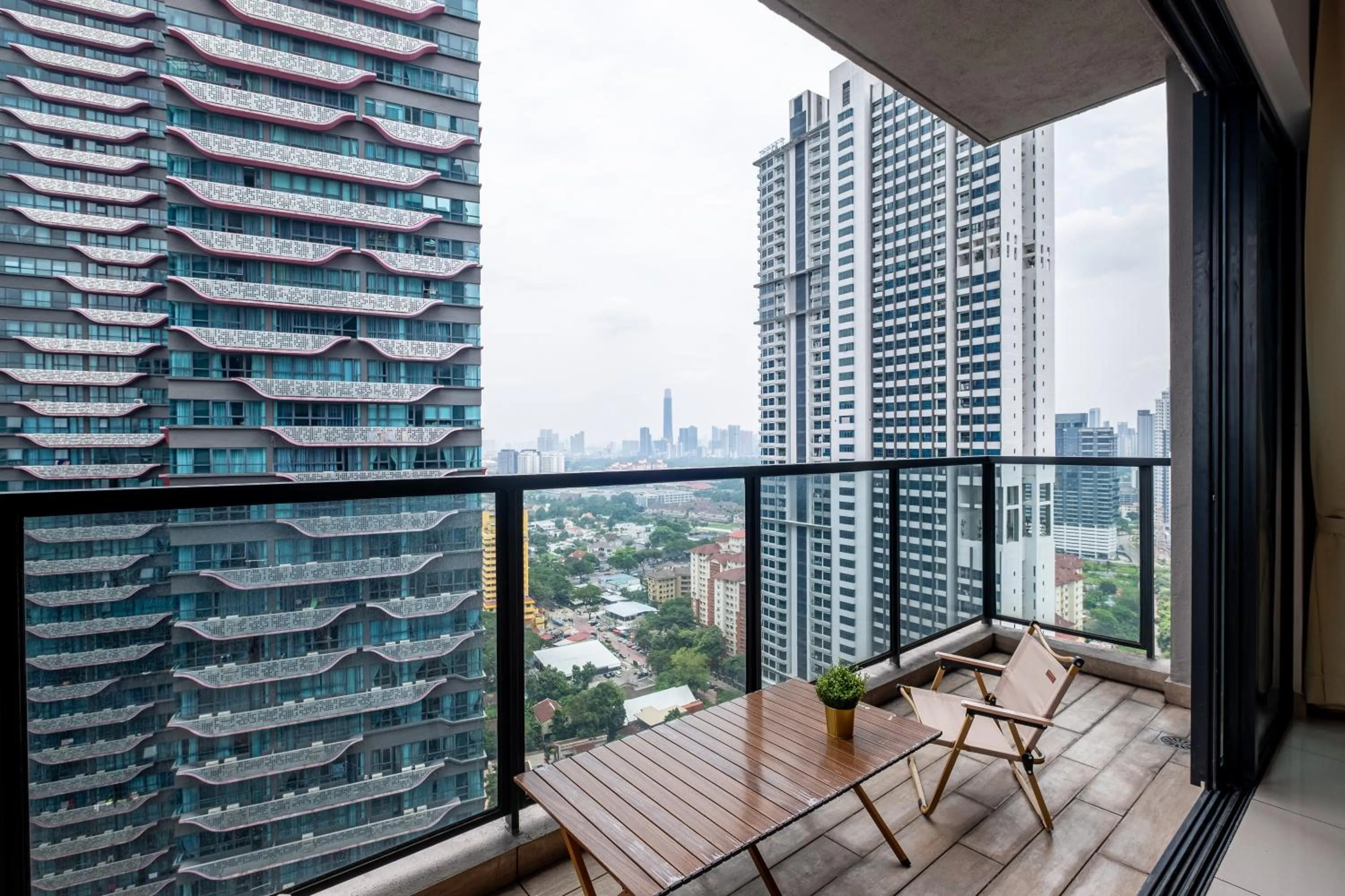 Premium Classy 4Room@Astoria Ampang 12pax 6km KLCC