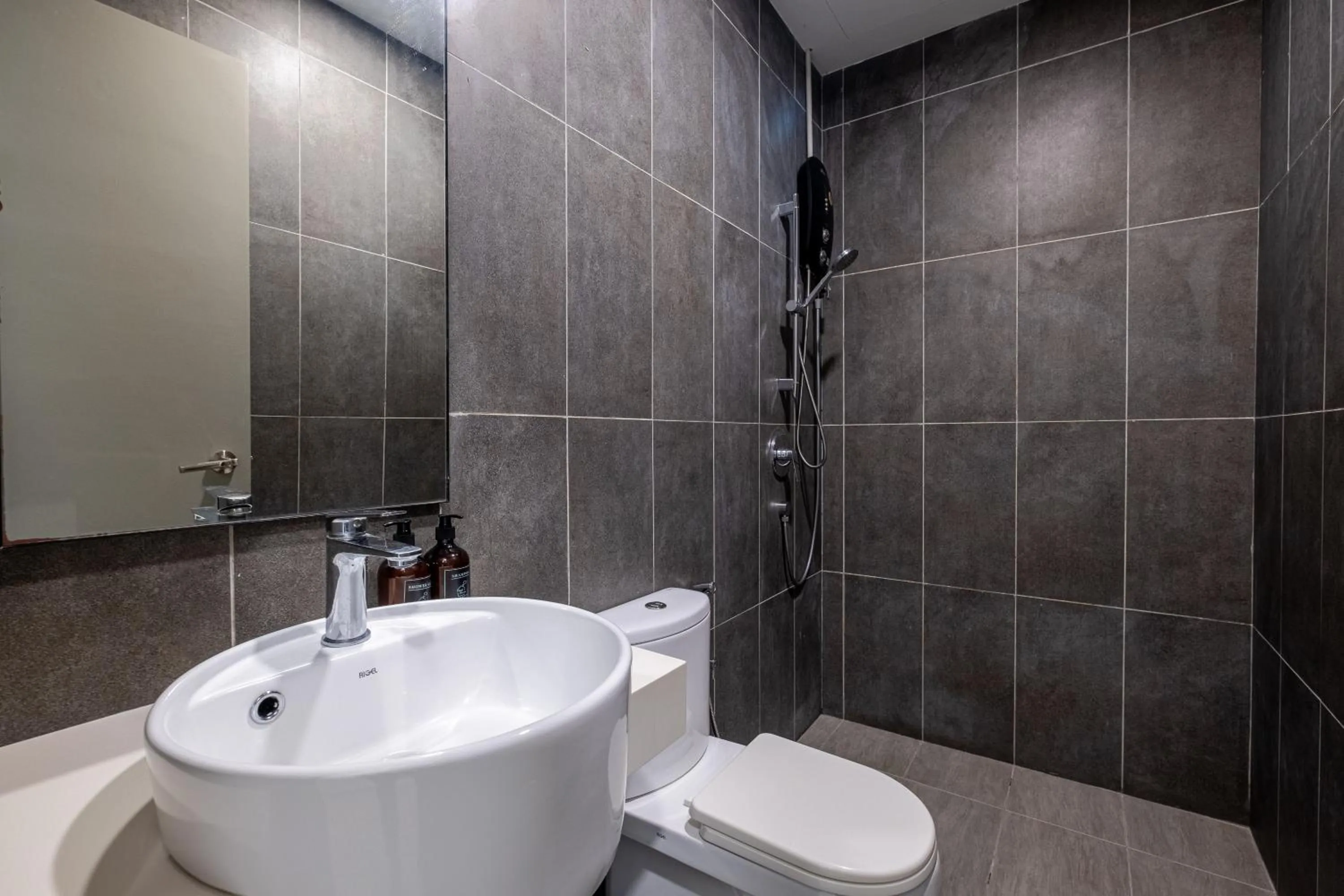 Premium Classy 4Room@Astoria Ampang 12pax 6km KLCC