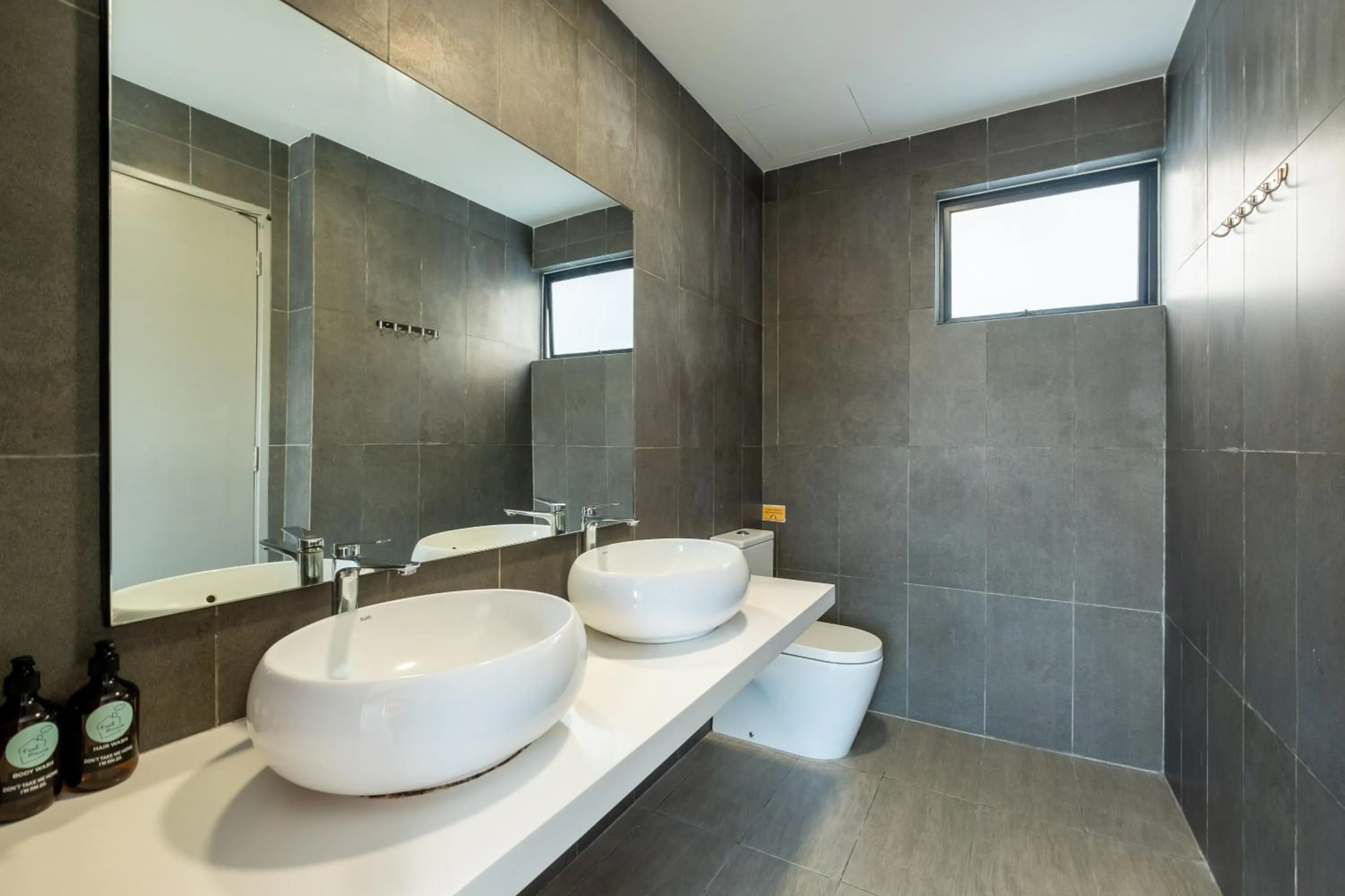 Shower in Premium Classy 4Room@Astoria Ampang 12pax 6km KLCC