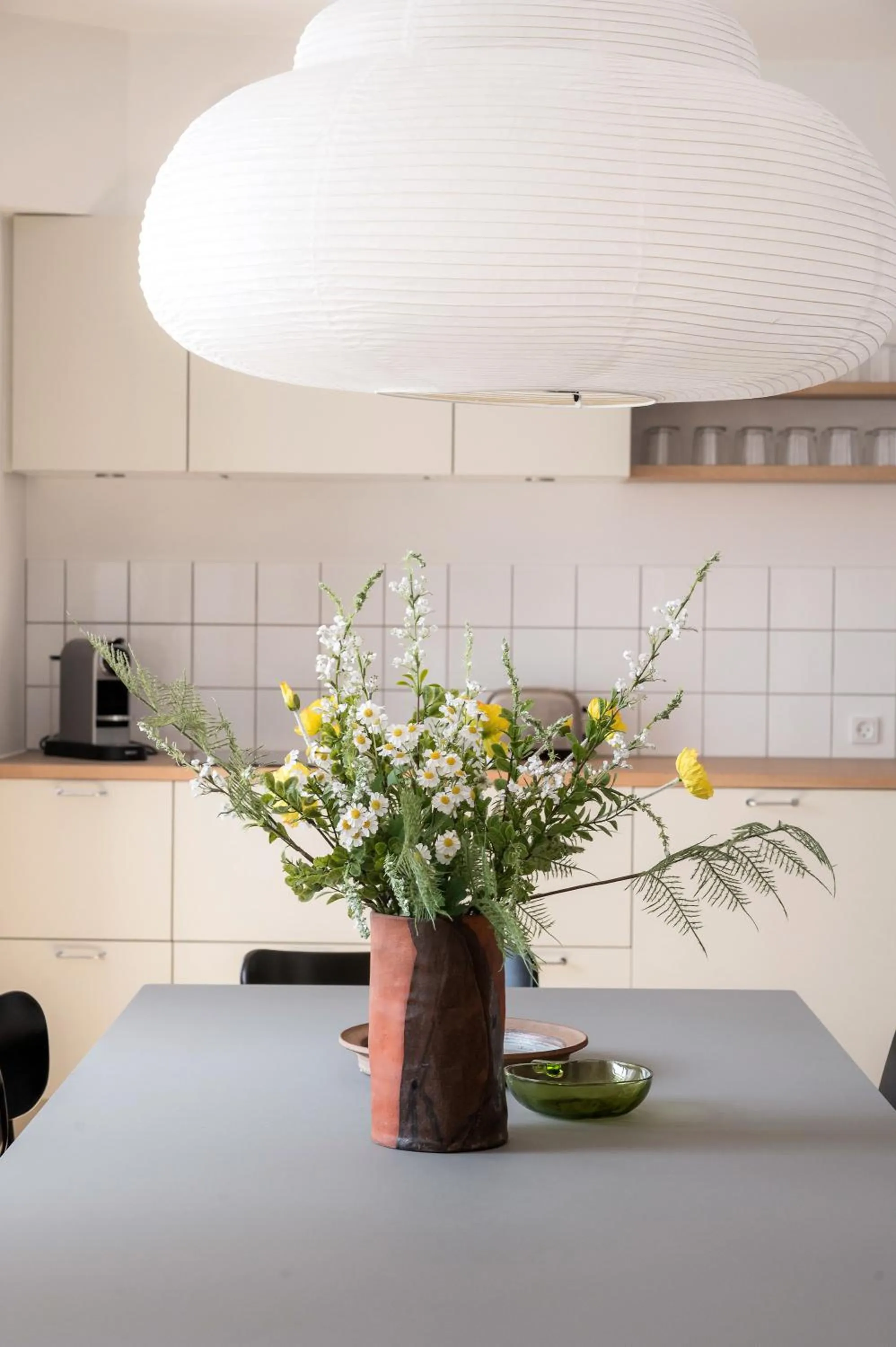 Dining area in Queens Courtyard by Daniel&Jacob's