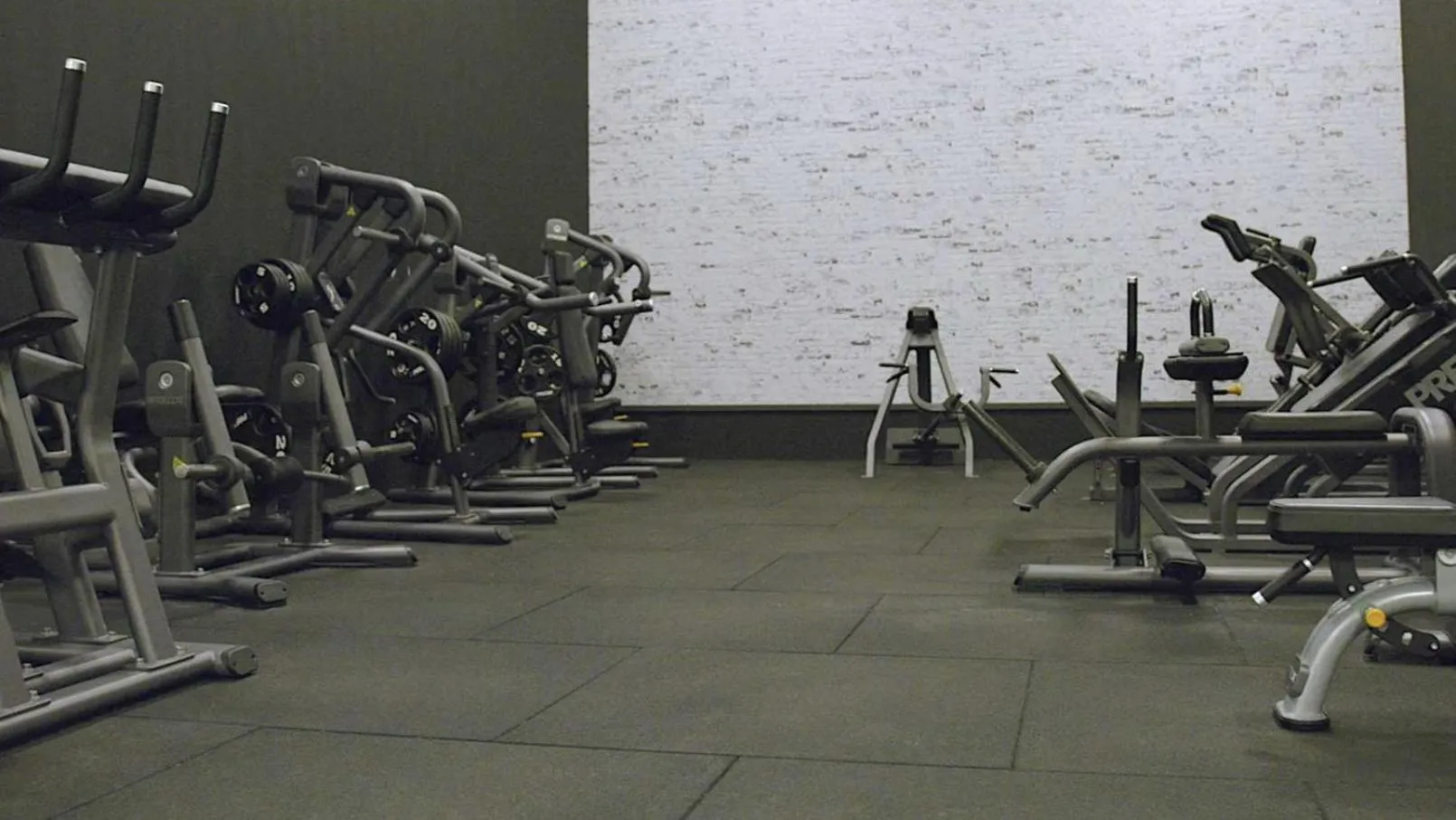 Fitness centre/facilities in Queens Courtyard by Daniel&Jacob's