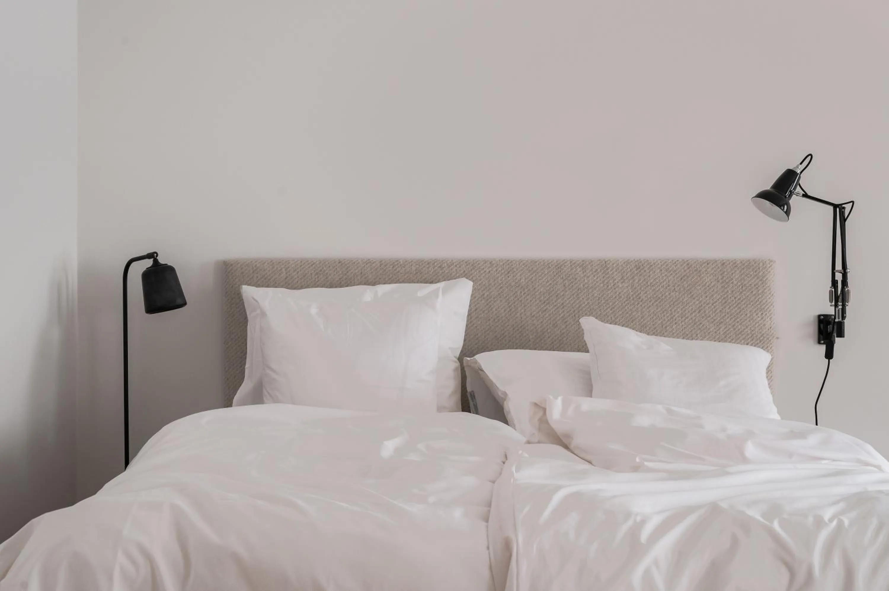 Bed in Queens Courtyard by Daniel&Jacob's