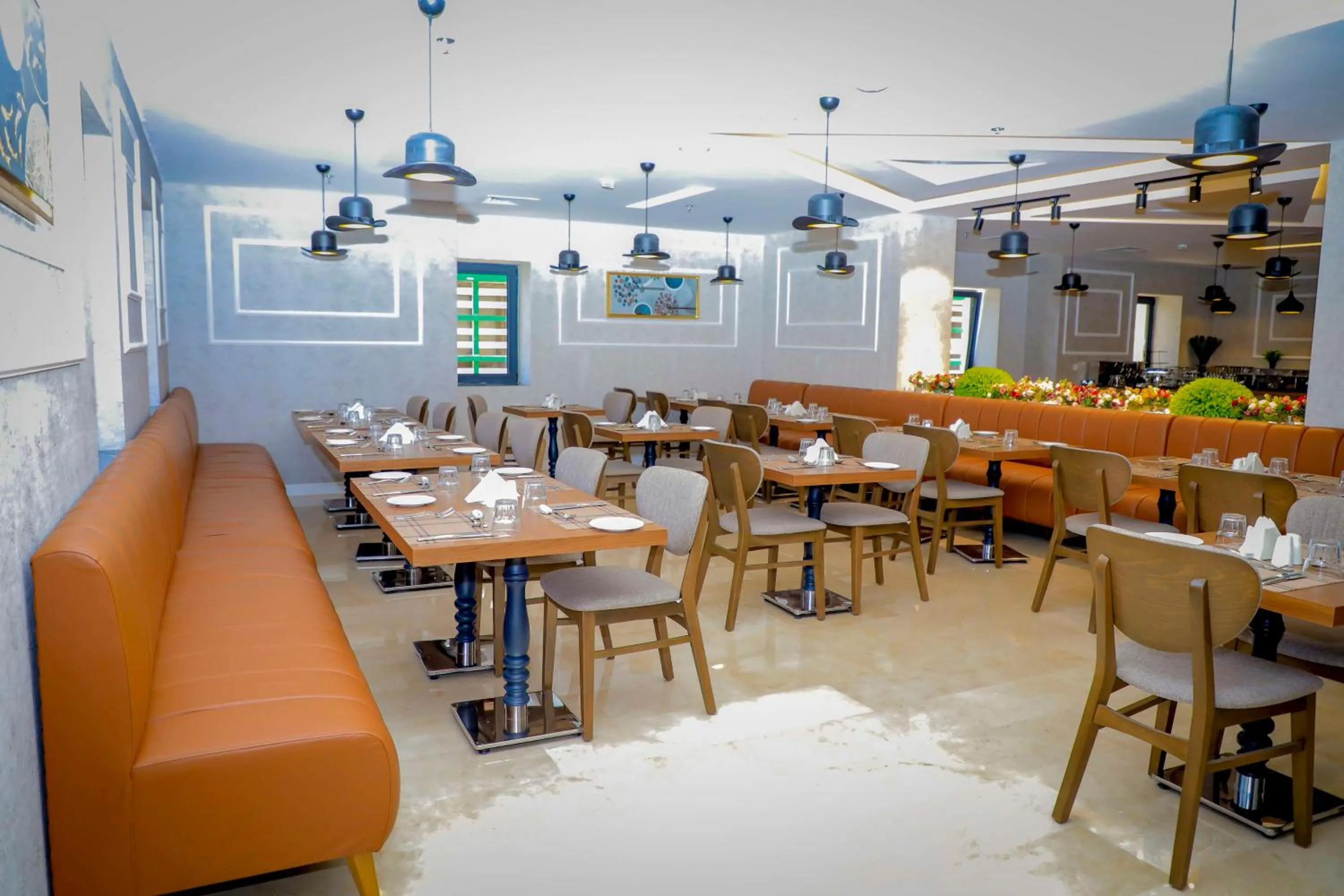 Restaurant/places to eat in Best Western Premier DJ Hotel