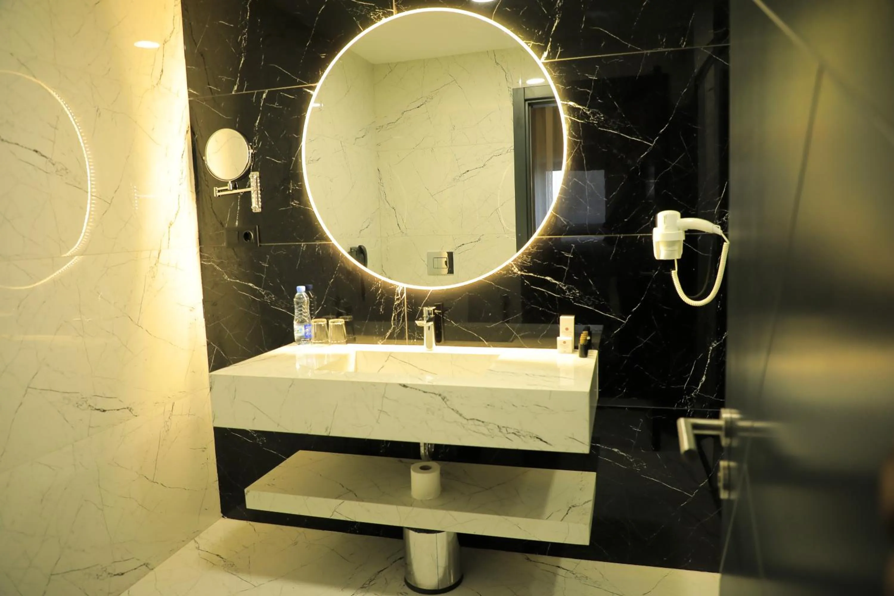 Best Western Premier DJ Hotel