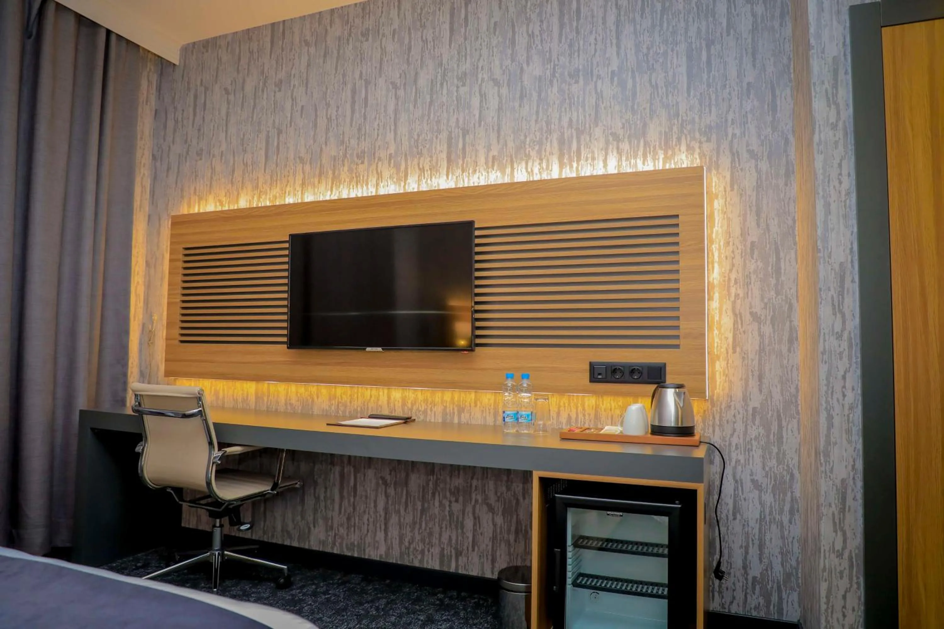 Bedroom in Best Western Premier DJ Hotel