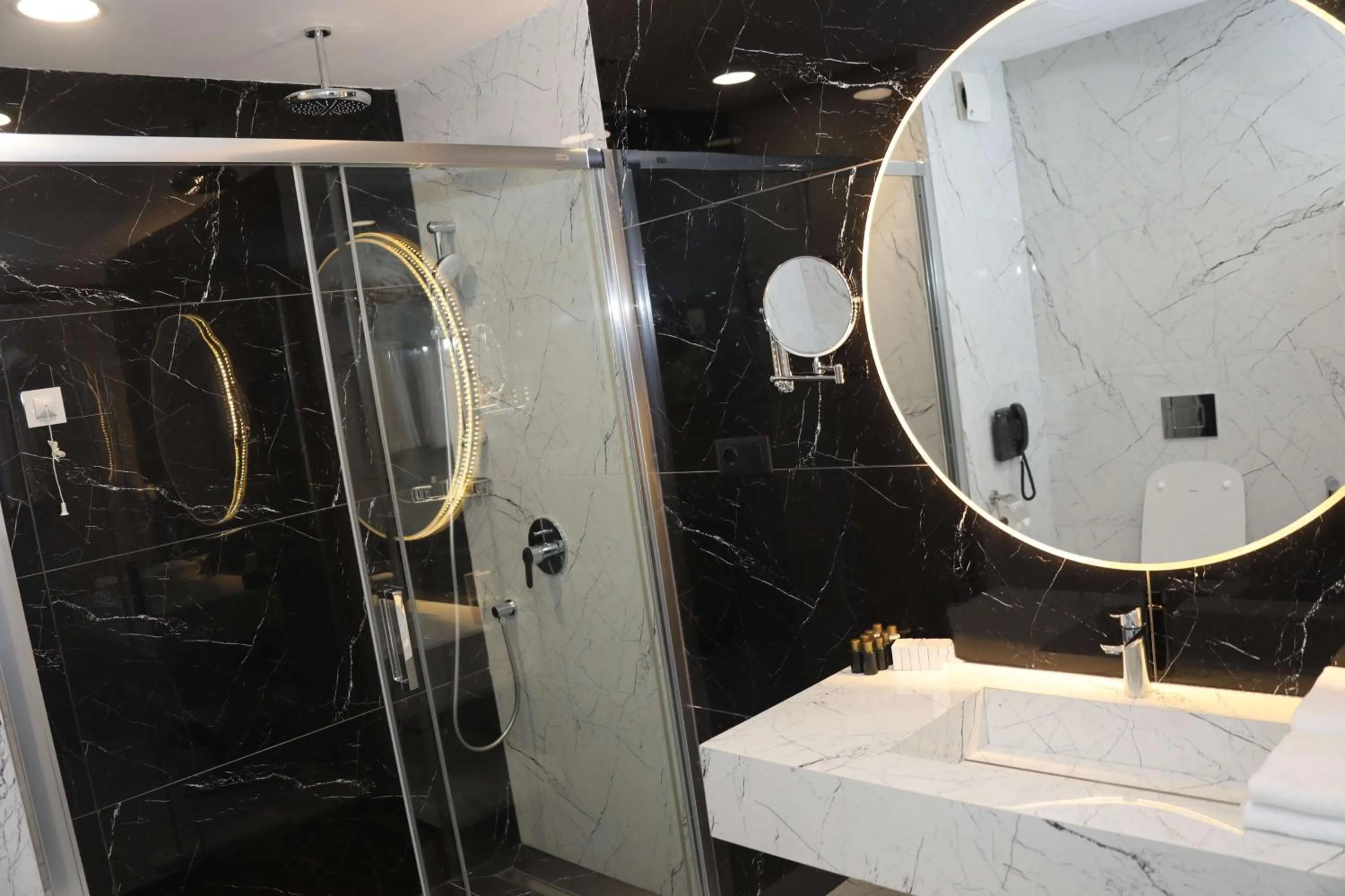 Bathroom in Best Western Premier DJ Hotel