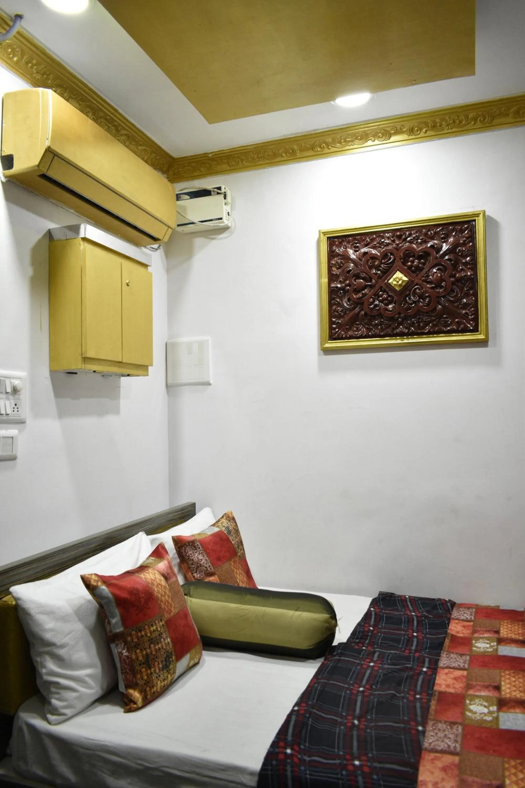 Bedroom, Bed in Ya Inn Rooms & Suites