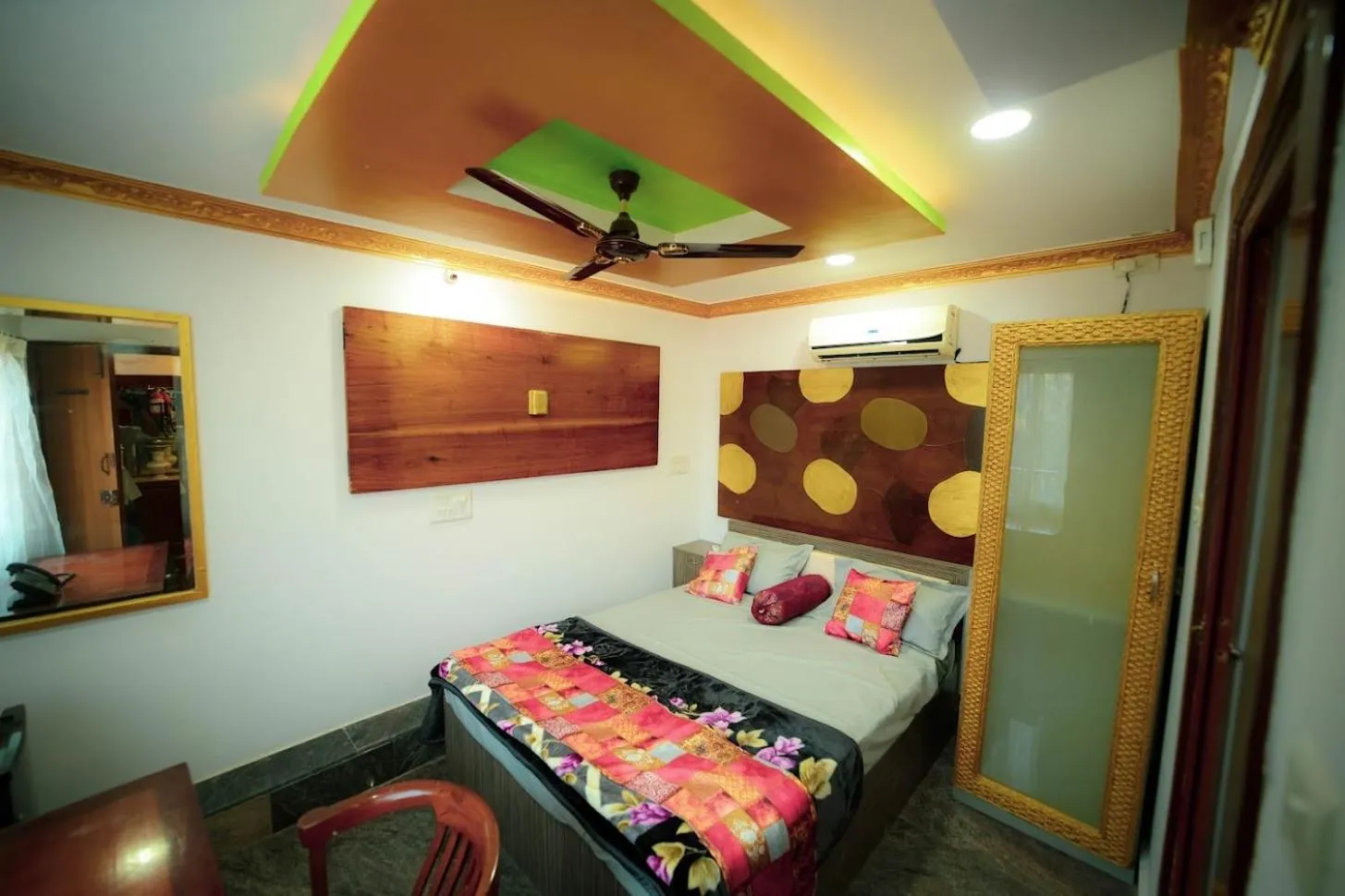 Bed in Ya Inn Rooms & Suites