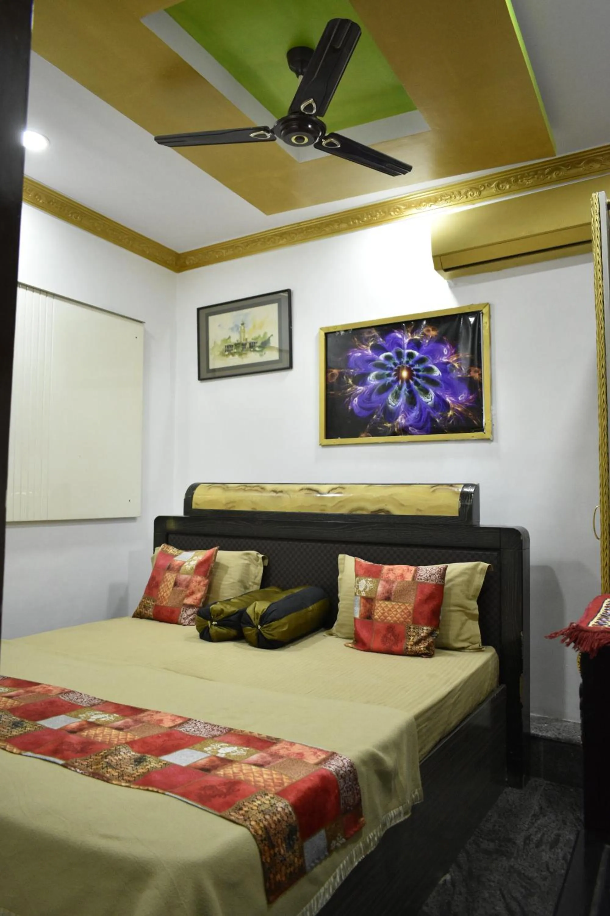 Bedroom, Bed in Ya Inn Rooms & Suites