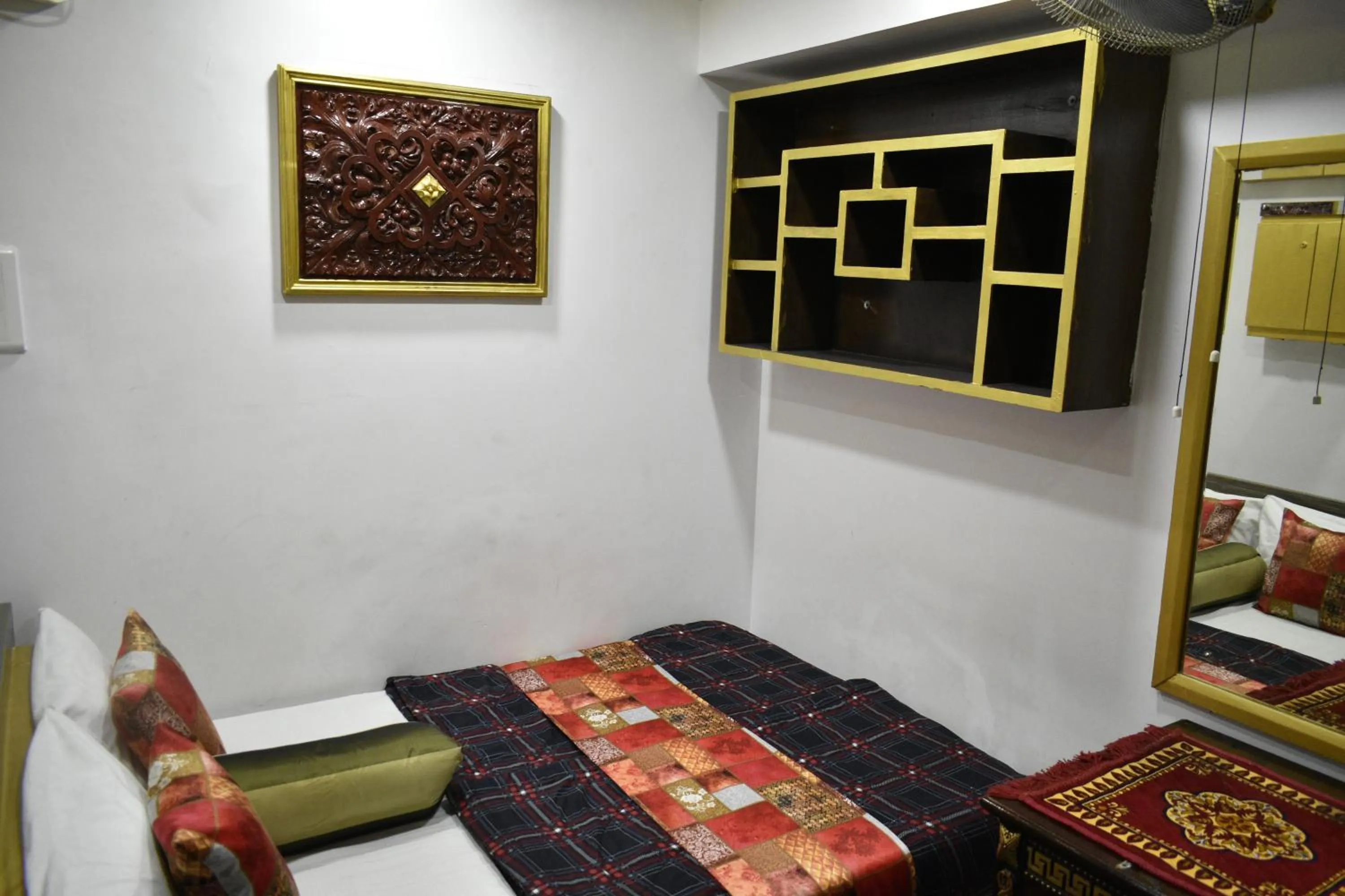 Bedroom, Bed in Ya Inn Rooms & Suites