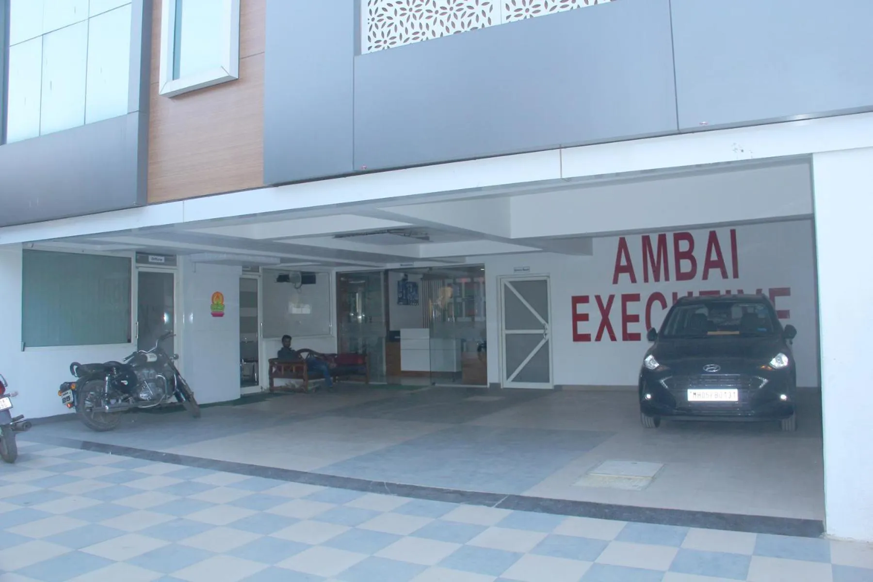 Parking in Hotel Ambai Executive