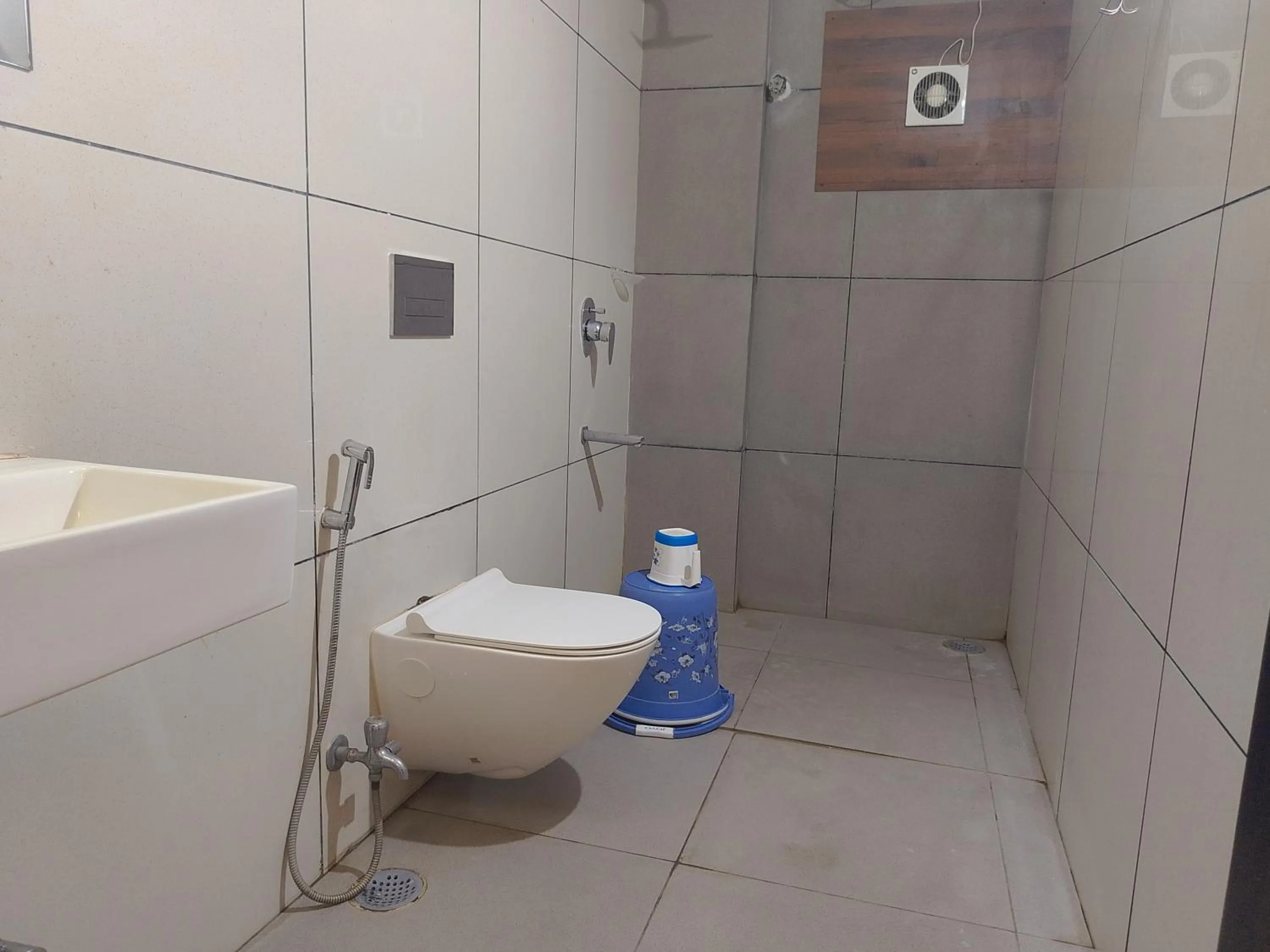 Shower in N B Sonar Bangla Hotel
