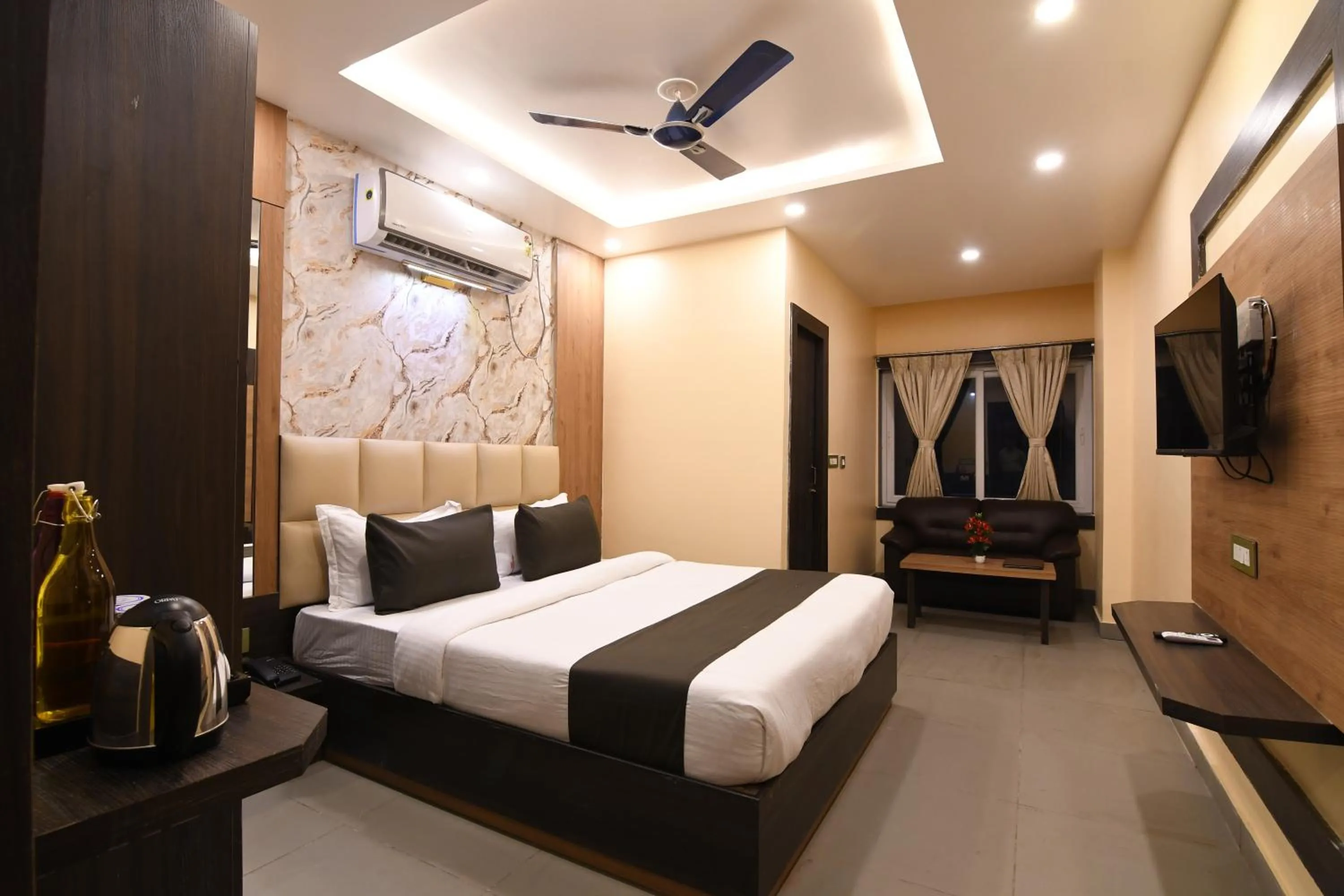 Bedroom, Bed in N B Sonar Bangla Hotel
