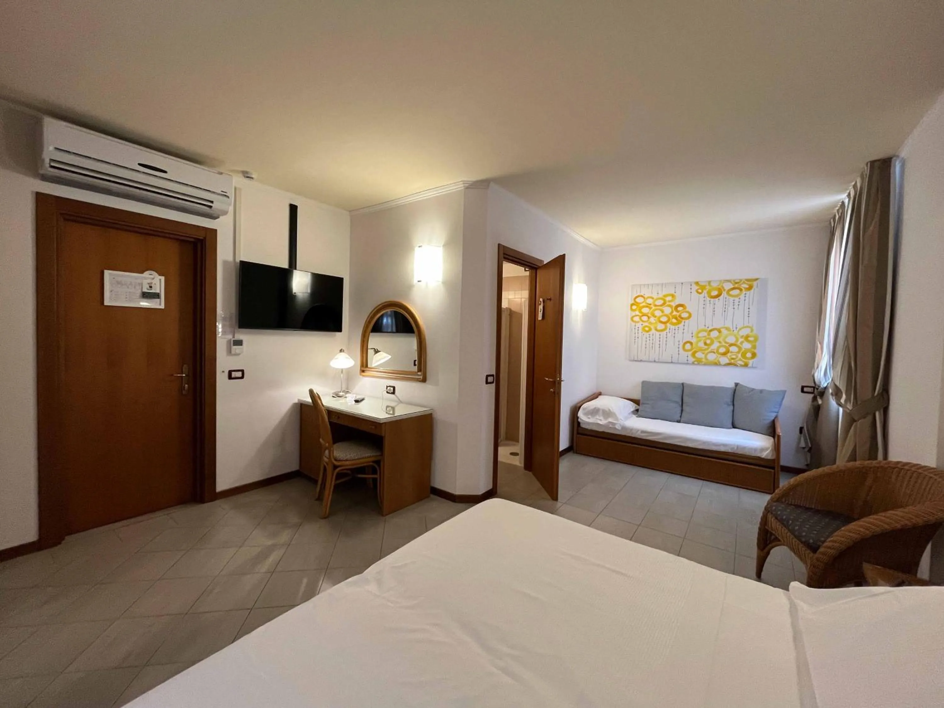 Photo of the whole room, Bed in Hotel Regina