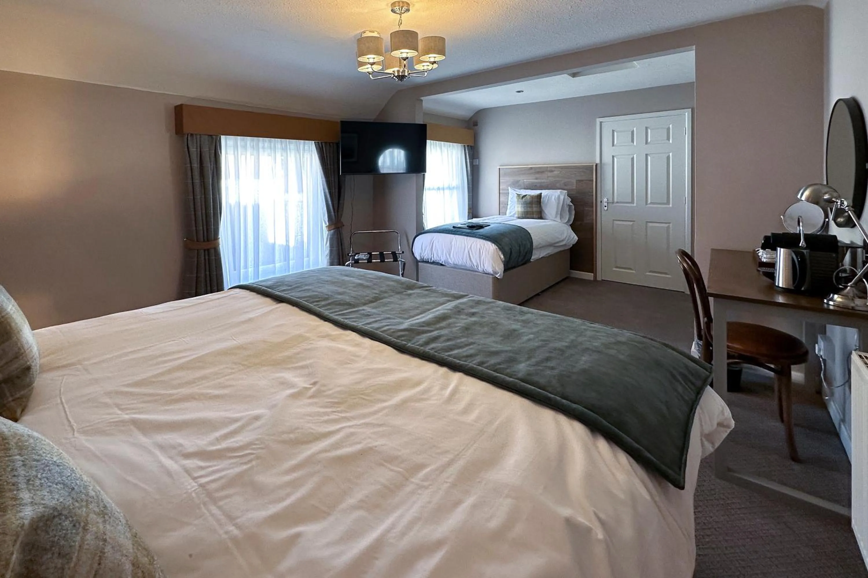 Bedroom, Bed in The Lobster