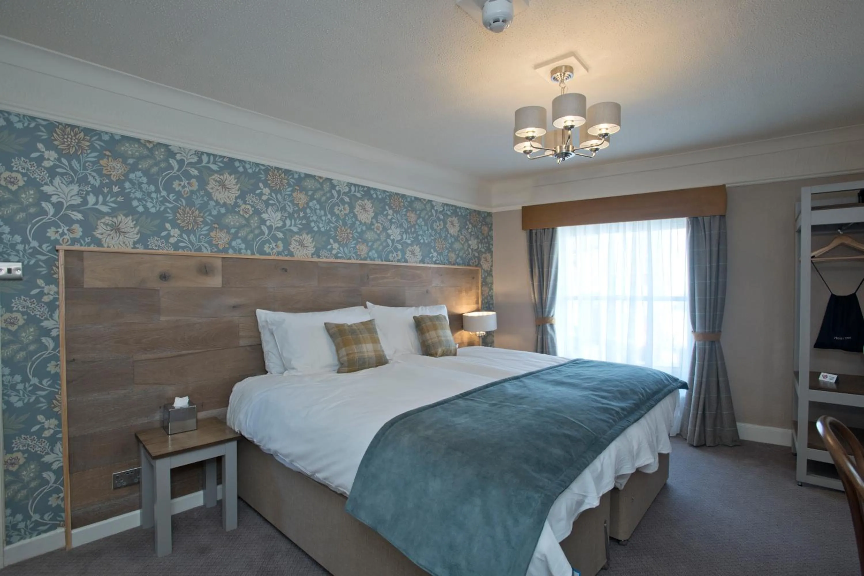 Bedroom, Bed in The Lobster