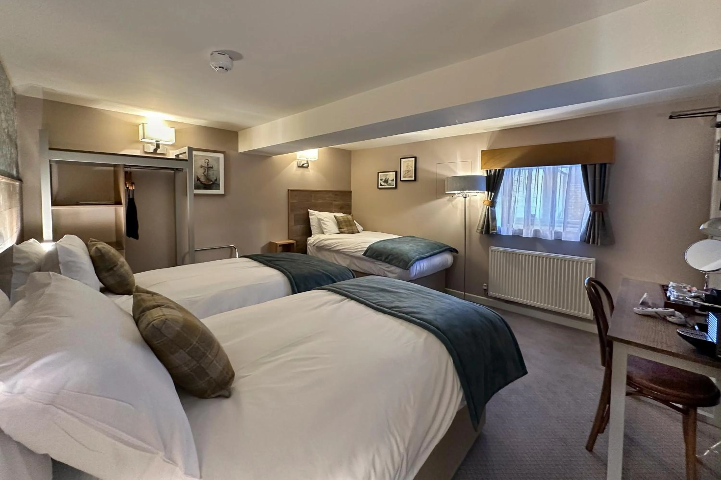 Bedroom, Bed in The Lobster