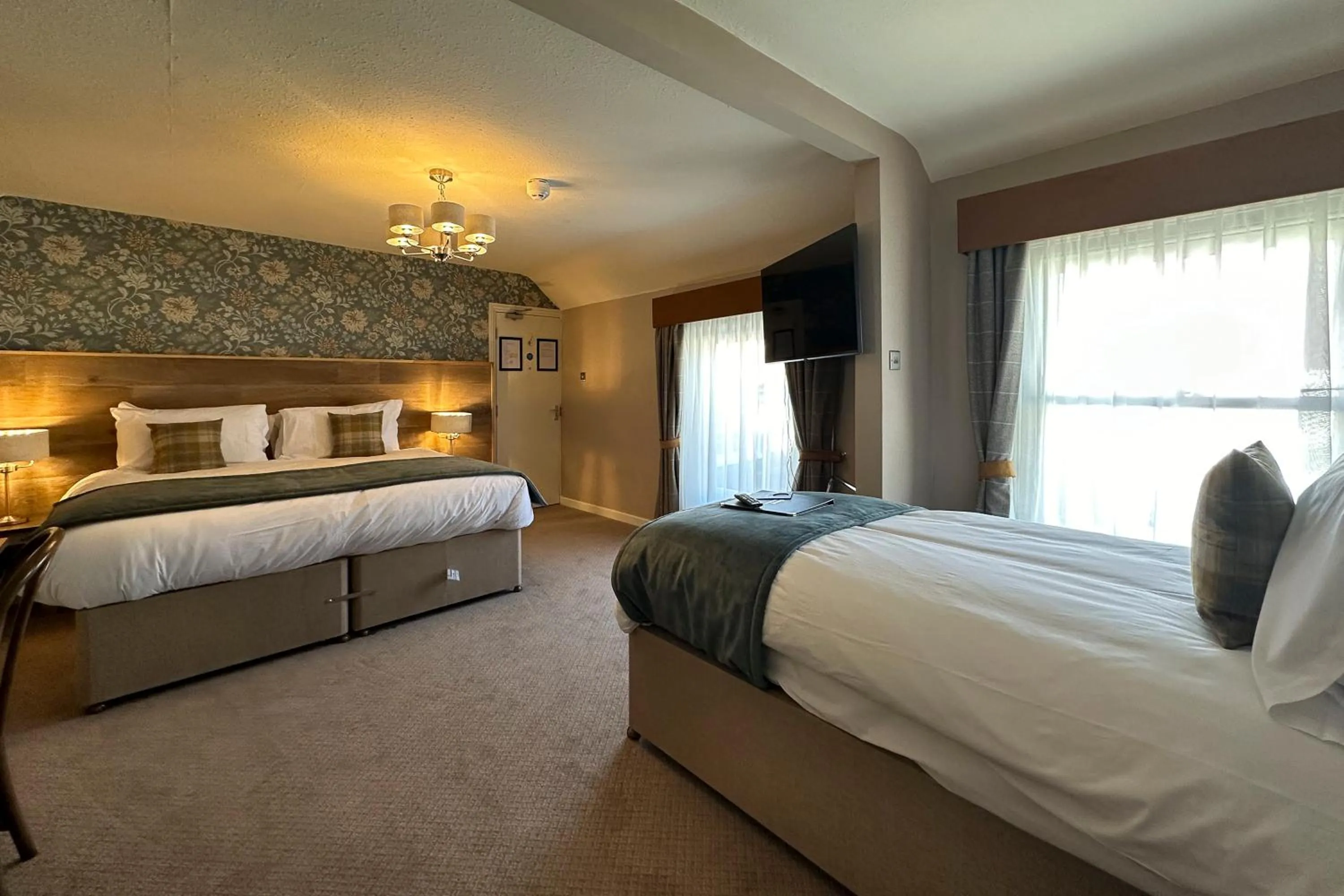 Bedroom, Bed in The Lobster