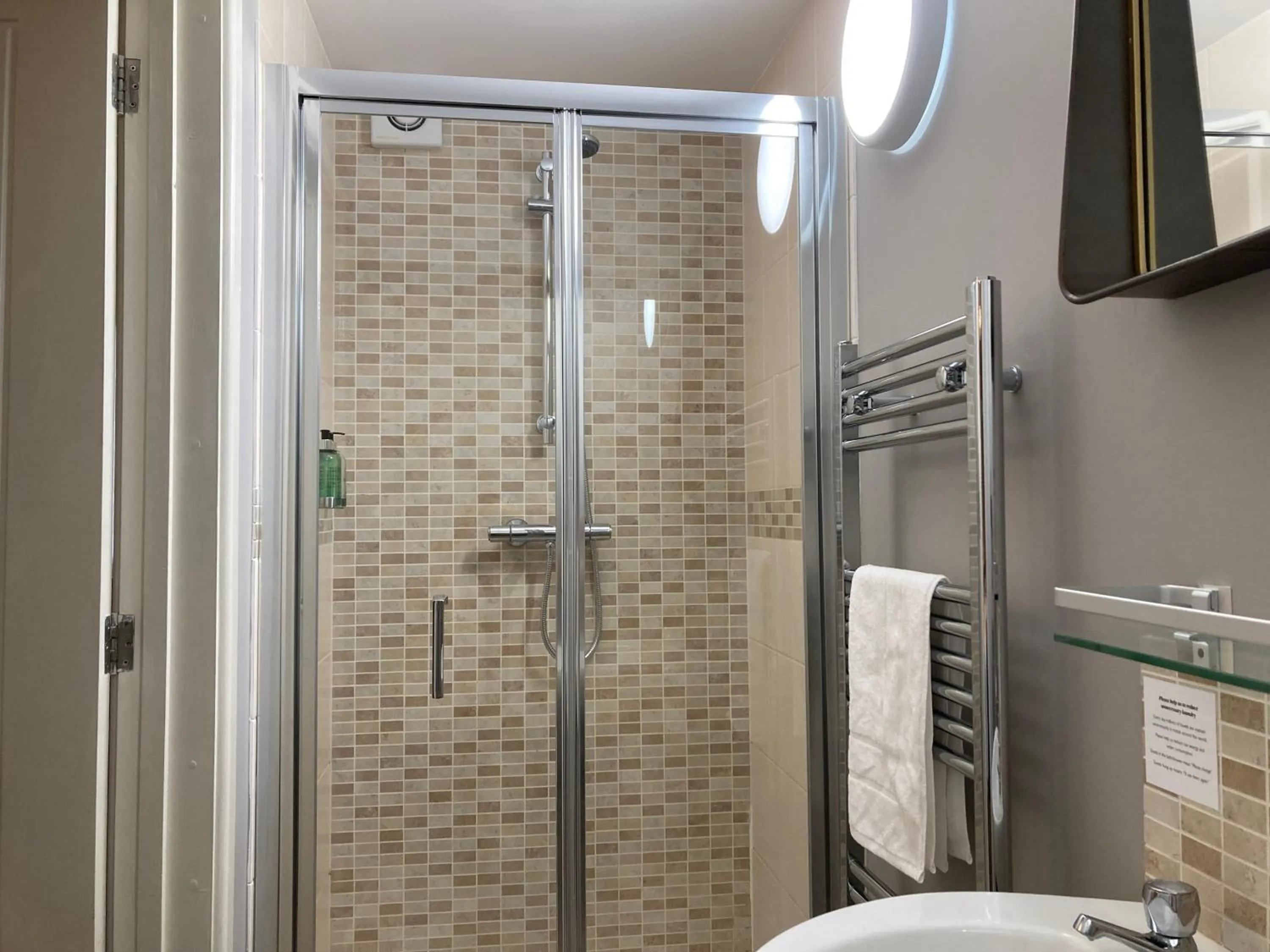 Shower in The Lobster