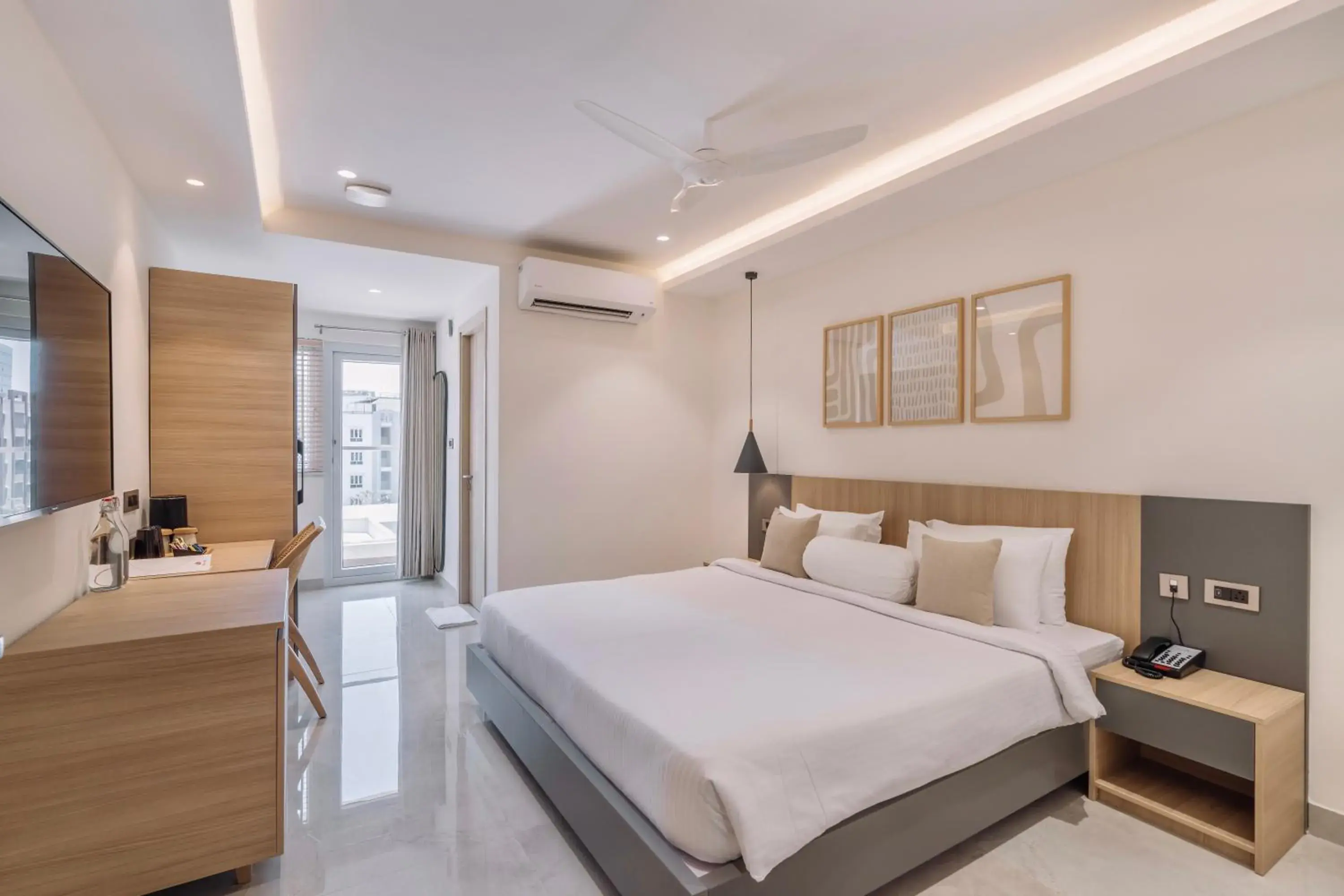 Balcony/Terrace, Bed in SKYLA Studios & Suites - Kondapur Balcony/Terrace, Bed in SKYLA Studios & Suites - Kondapur