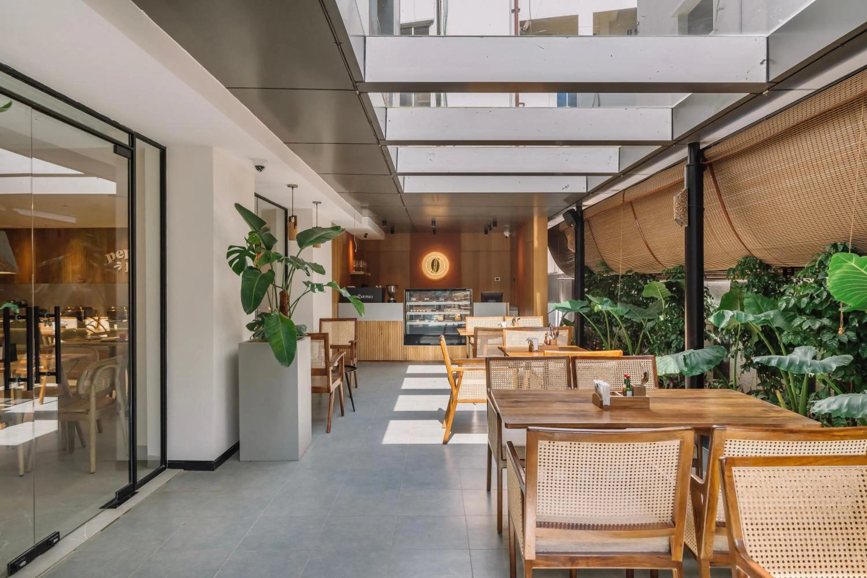 Restaurant/places to eat in SKYLA Studios & Suites - Kondapur