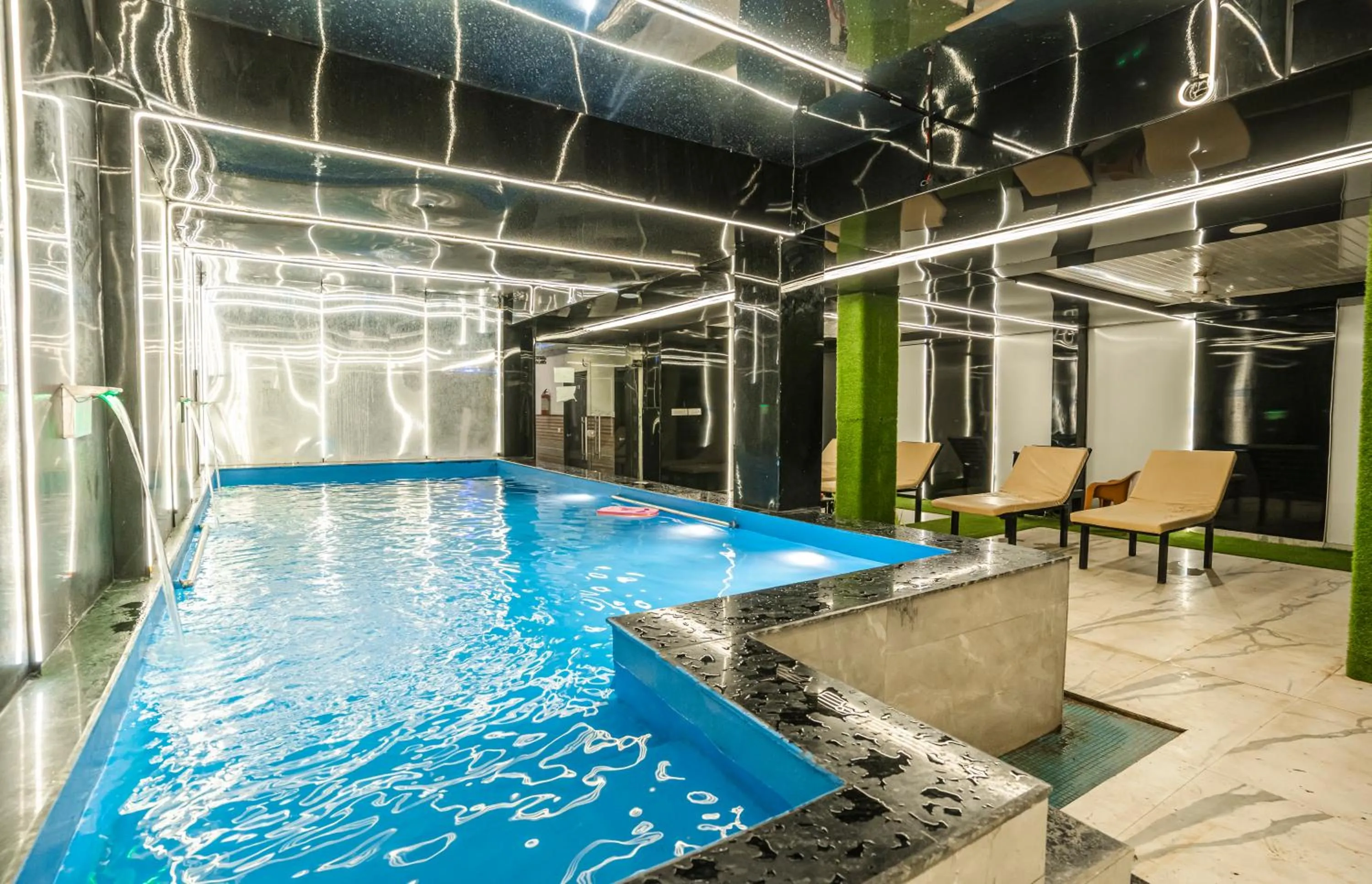 Swimming pool in SKI Hotels and Resorts Rishikesh