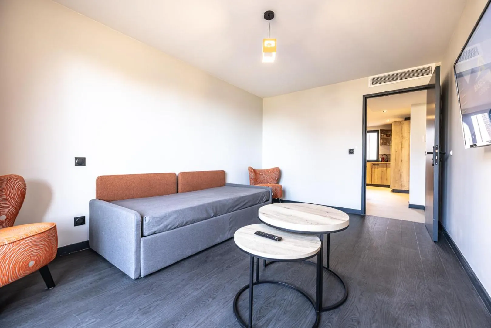 Seating area in Hotel Base Camp Lodge - Albertville