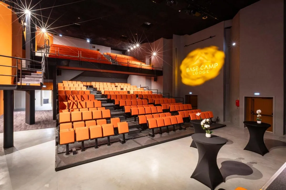 Meeting/conference room in Hotel Base Camp Lodge - Albertville