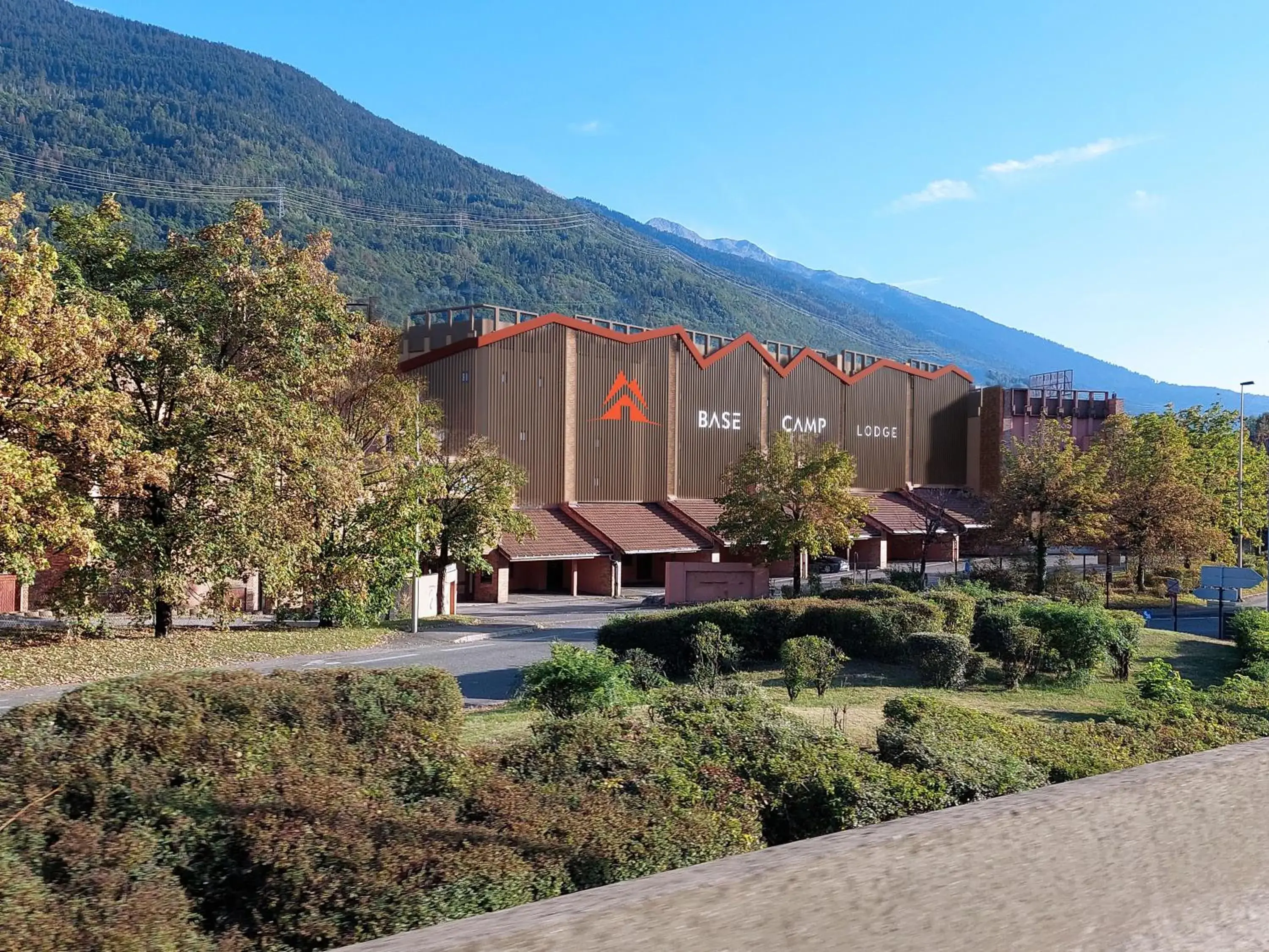 Property building in Hotel Base Camp Lodge - Albertville Property building in Hotel Base Camp Lodge - Albertville
