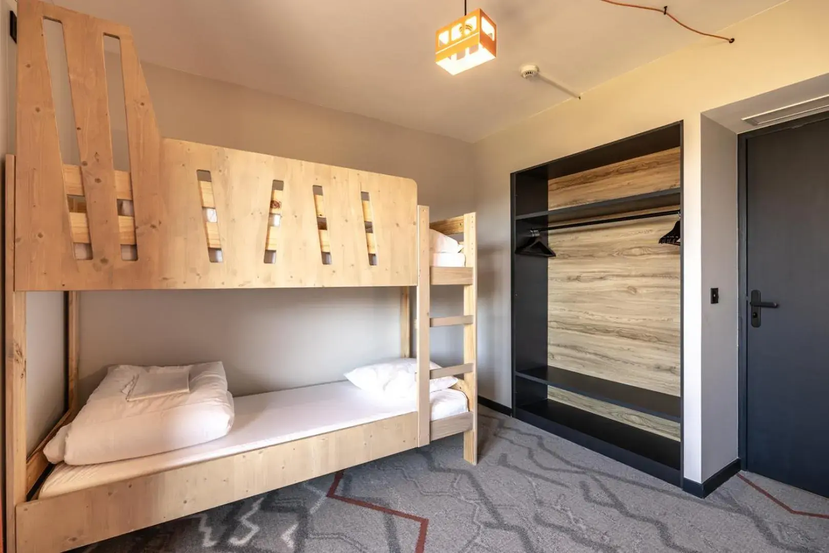 bunk bed, Bed in Hotel Base Camp Lodge - Albertville bunk bed, Bed in Hotel Base Camp Lodge - Albertville