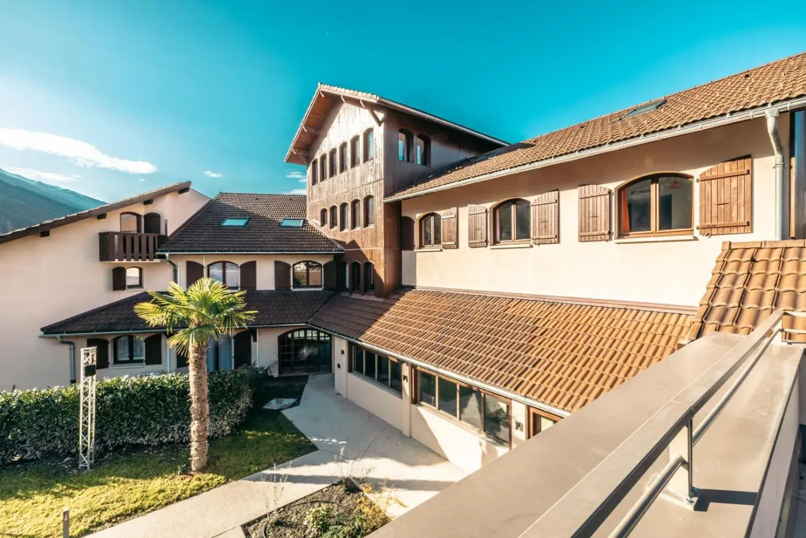 Property building in Hotel Base Camp Lodge - Albertville Property building in Hotel Base Camp Lodge - Albertville