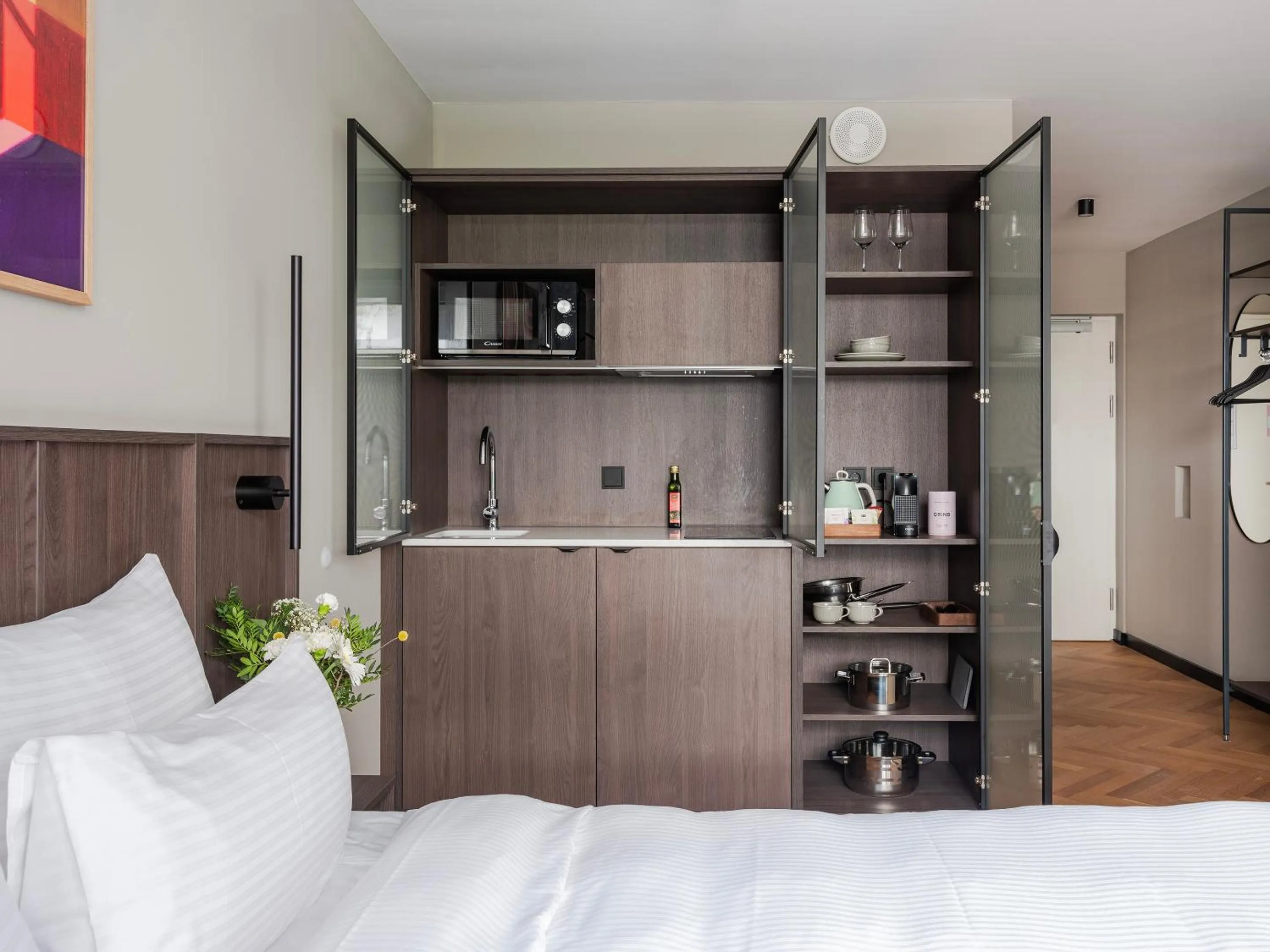 Kitchen or kitchenette, Bed in Numa Munich Obersendling