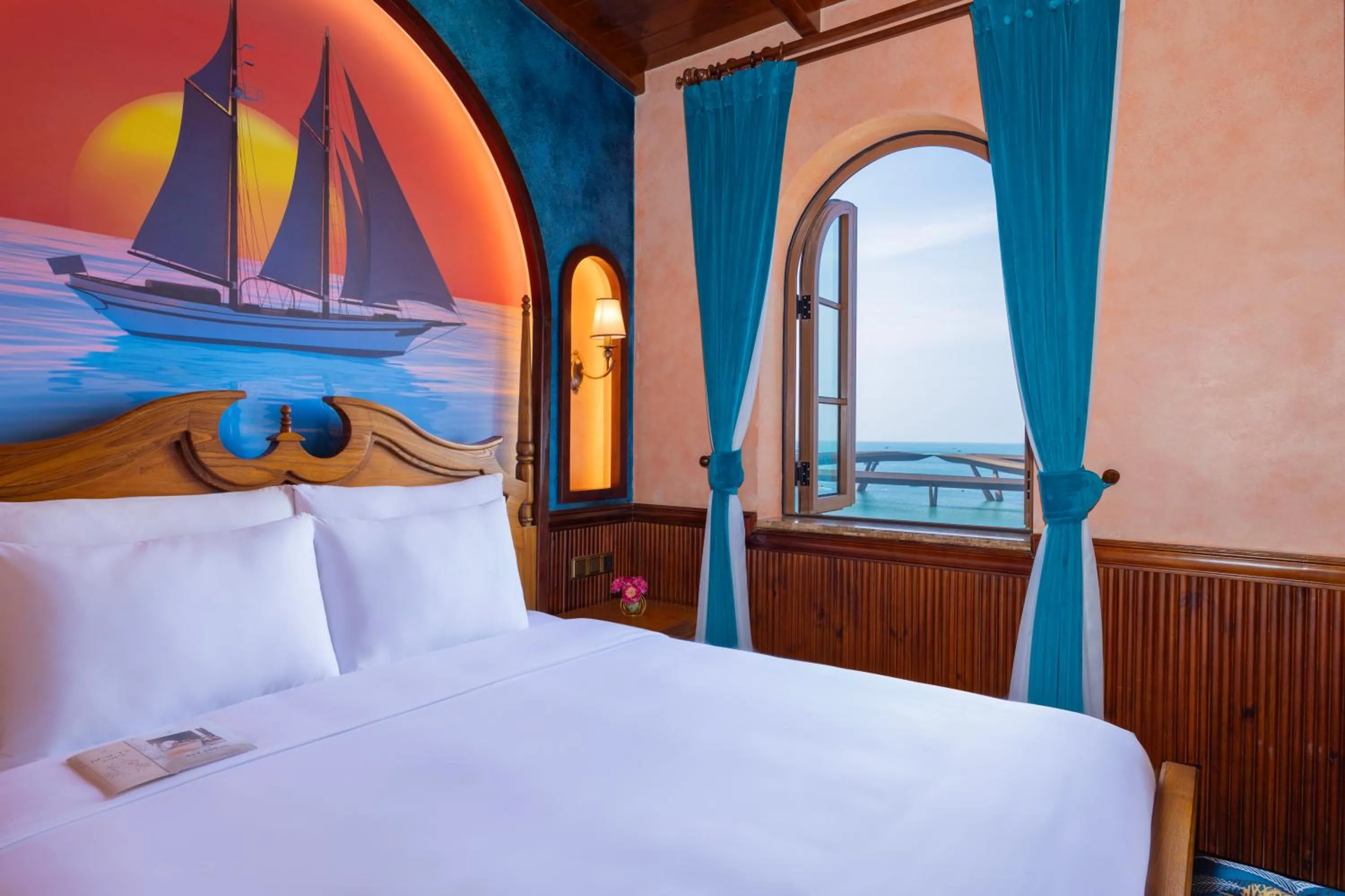 Bed in Venice Hotel Phu Quoc - Free Airport Shuttle & Sunset Town Tour