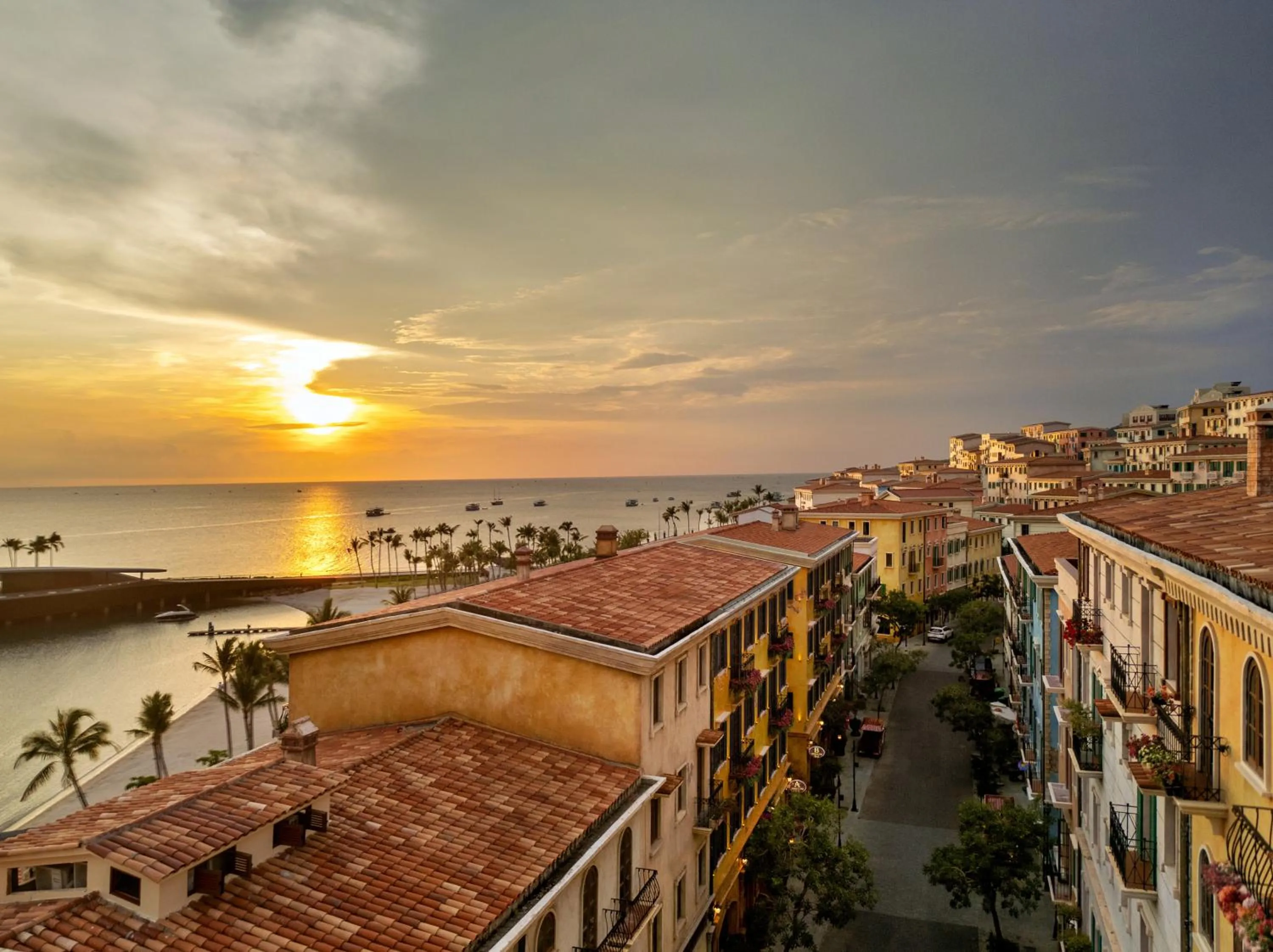 Property building in Venice Hotel Phu Quoc - Free Airport Shuttle & Sunset Town Tour