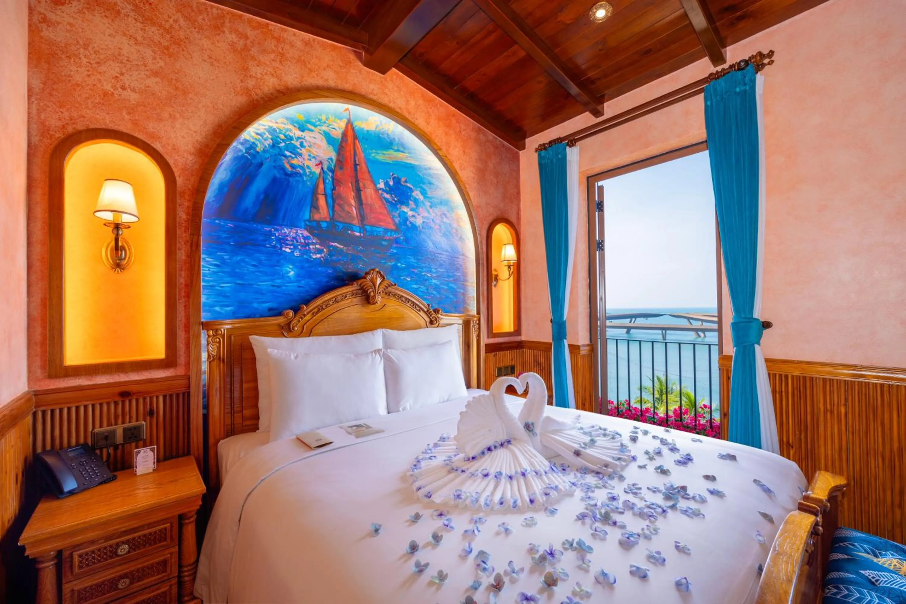 Bed in Venice Hotel Phu Quoc - Free Airport Shuttle & Sunset Town Tour