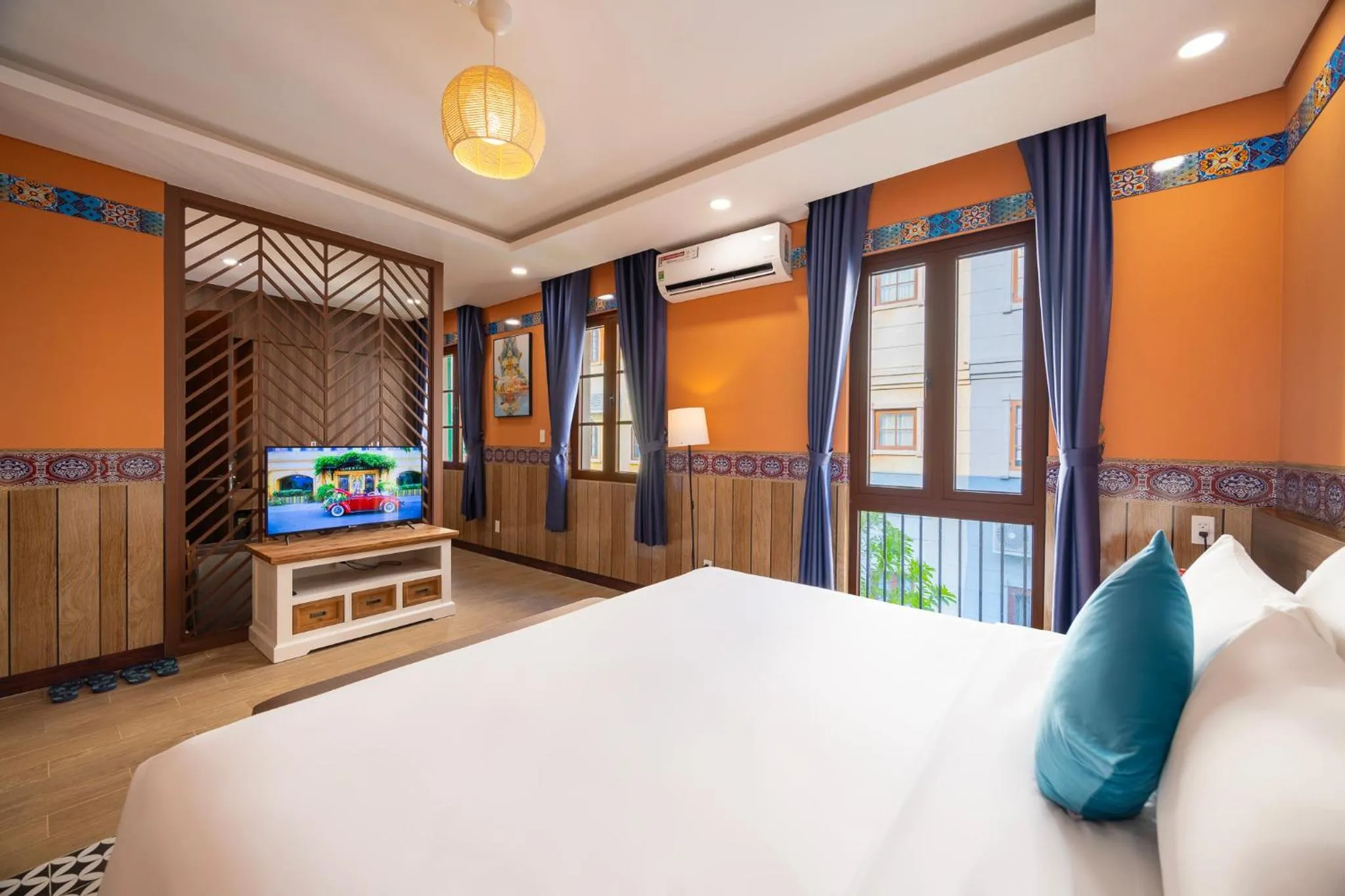 Bed in Venice Hotel Phu Quoc - Free Airport Shuttle & Sunset Town Tour