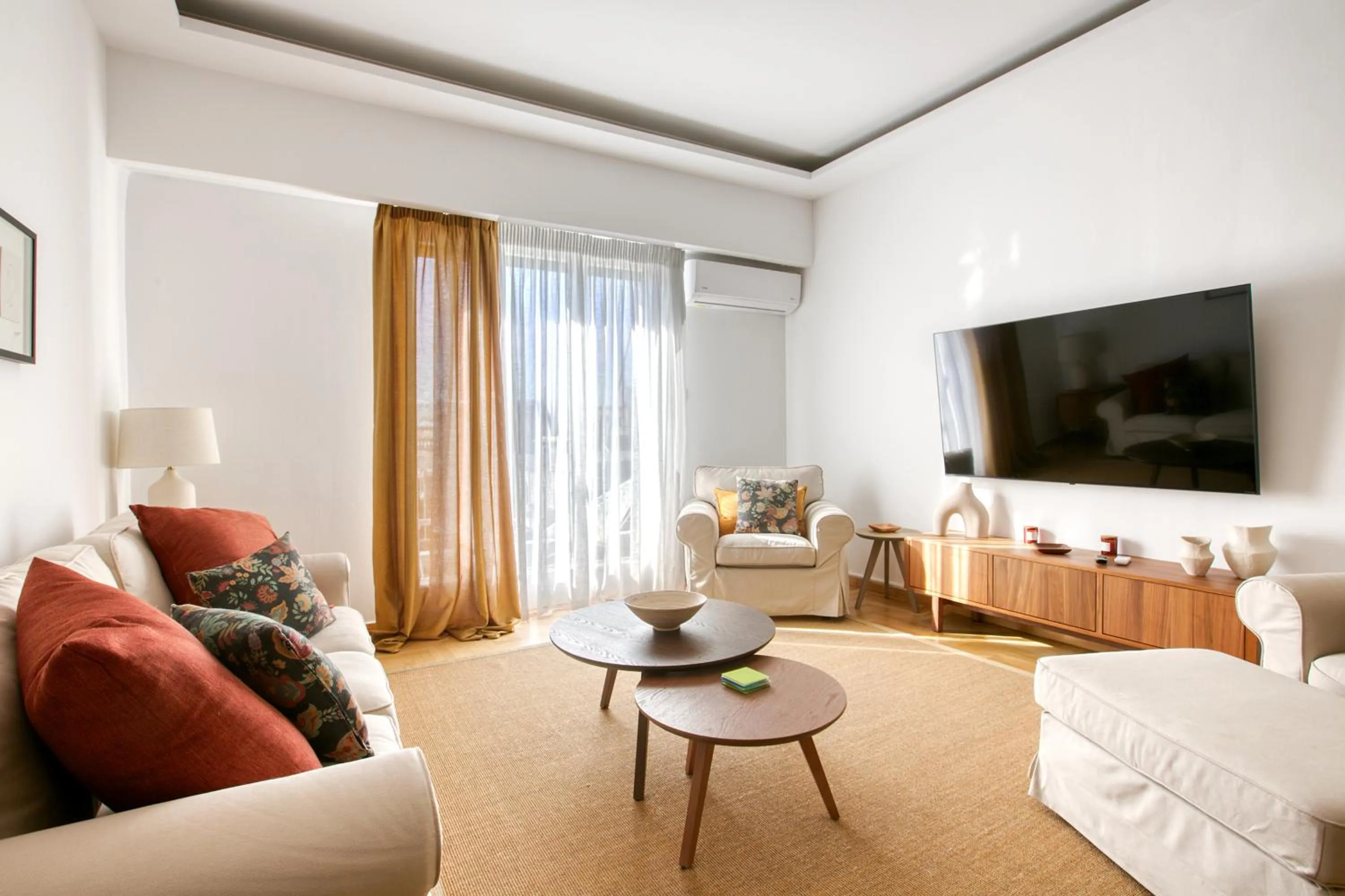 TV and multimedia in SMG Boutique Apartments